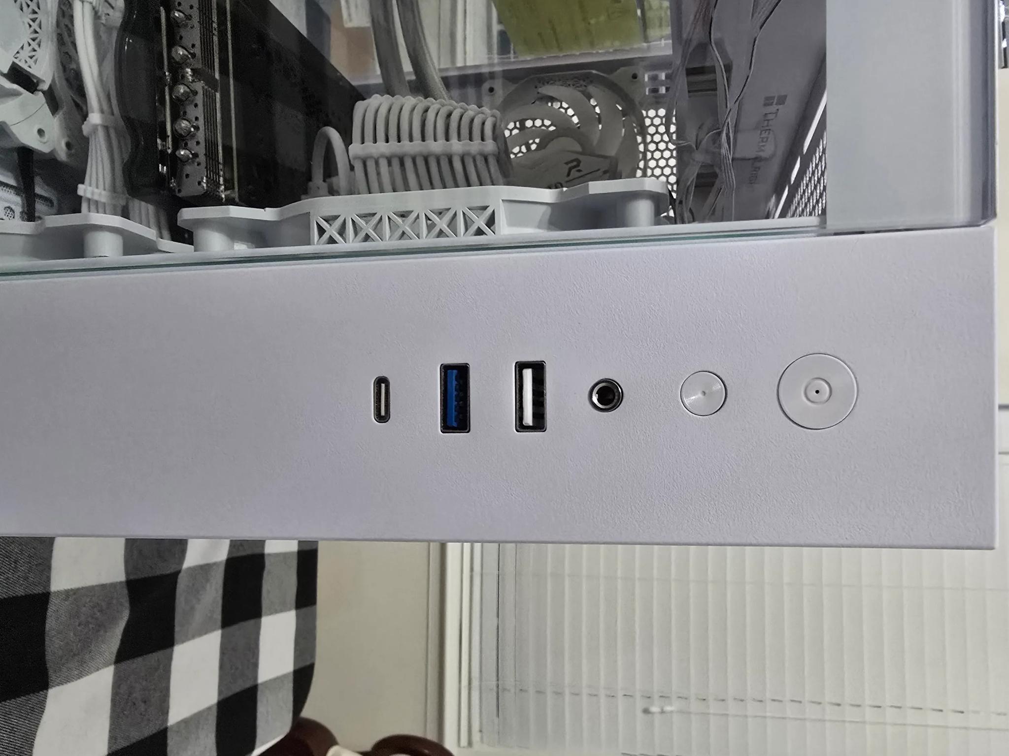 MID RANGE MENACE | RTX 3080 | 32GB DDR5 | Ryzen 5 7600x | 1TB SSD | WiFi Enabled