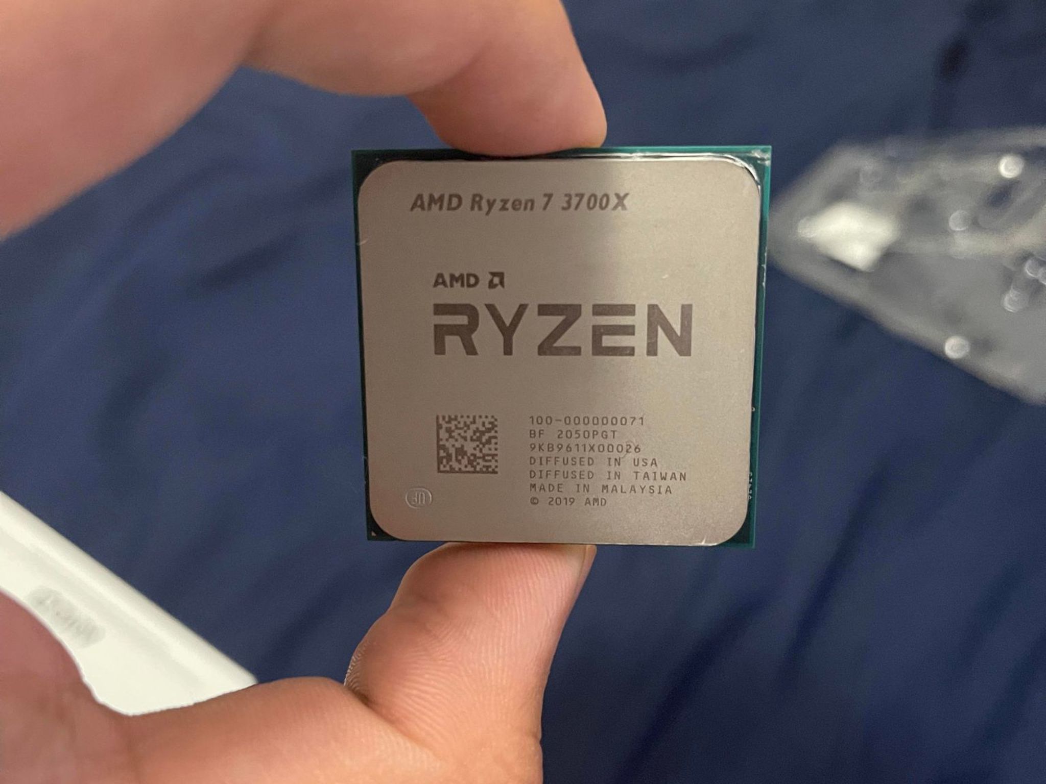 Ryzen 7 3700X Cpu
