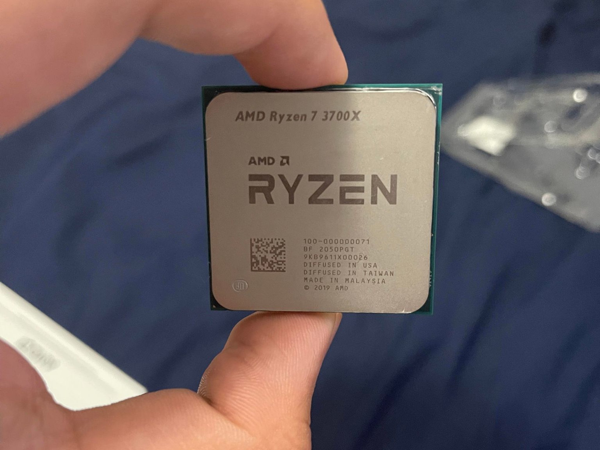 Ryzen 7 3700X Cpu
