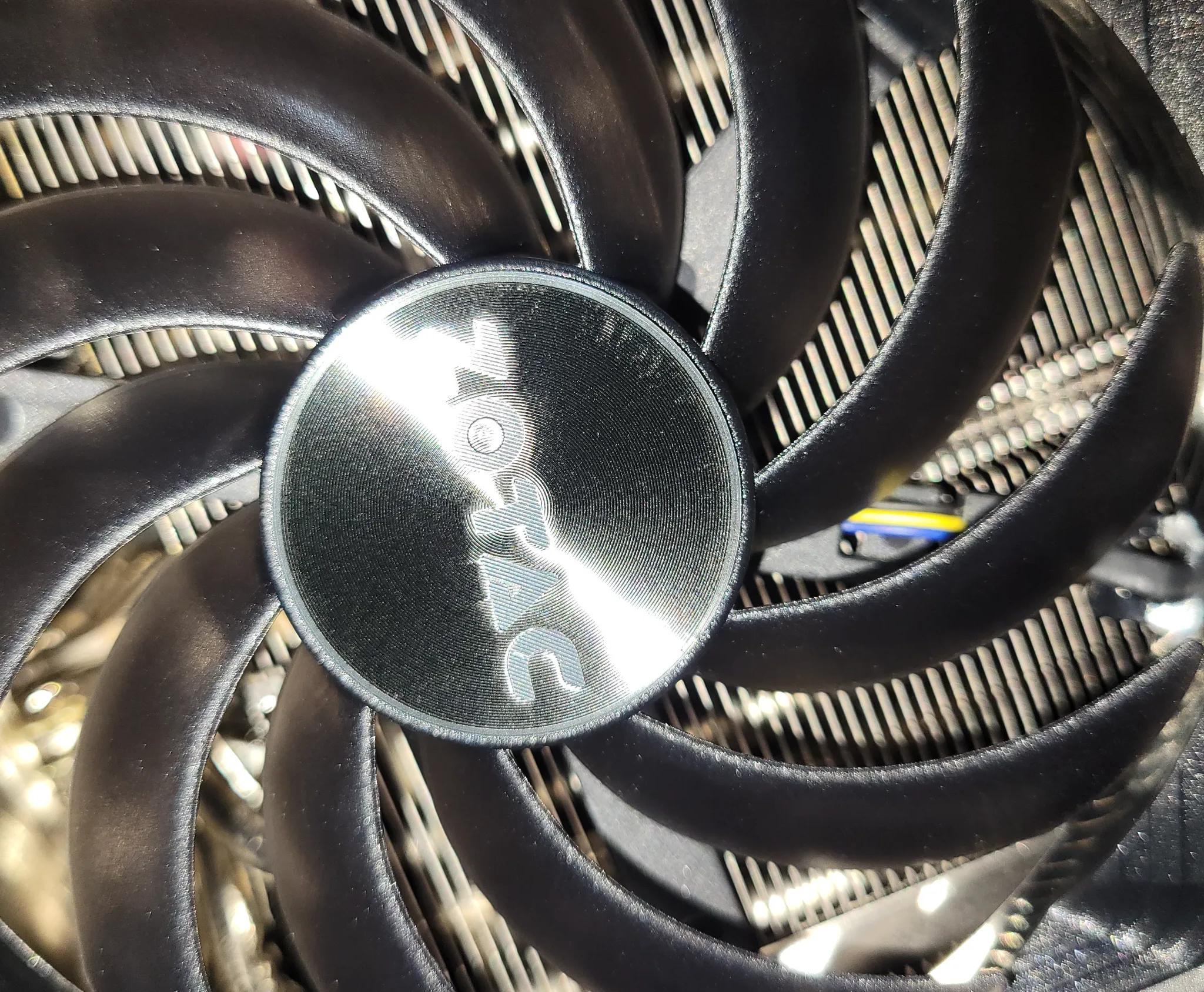 🔥 ZOTAC GAMING GeForce RTX 4070 Ti SUPER AMP HOLOBLACK 🔥 🚀
