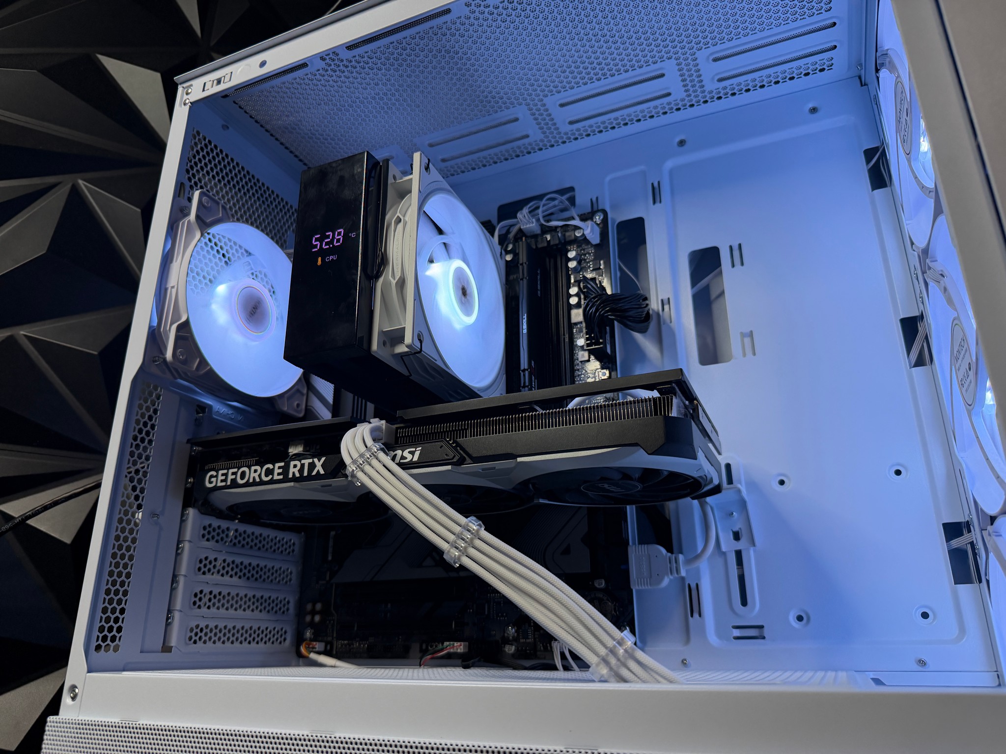 🤍⚡ WHITE FIBER ⚡🤍 Ryzen 5 8400F| RTX 4060Ti| 1.5 TB NVMe| 16 GB DDR5| 750W Gold PSU