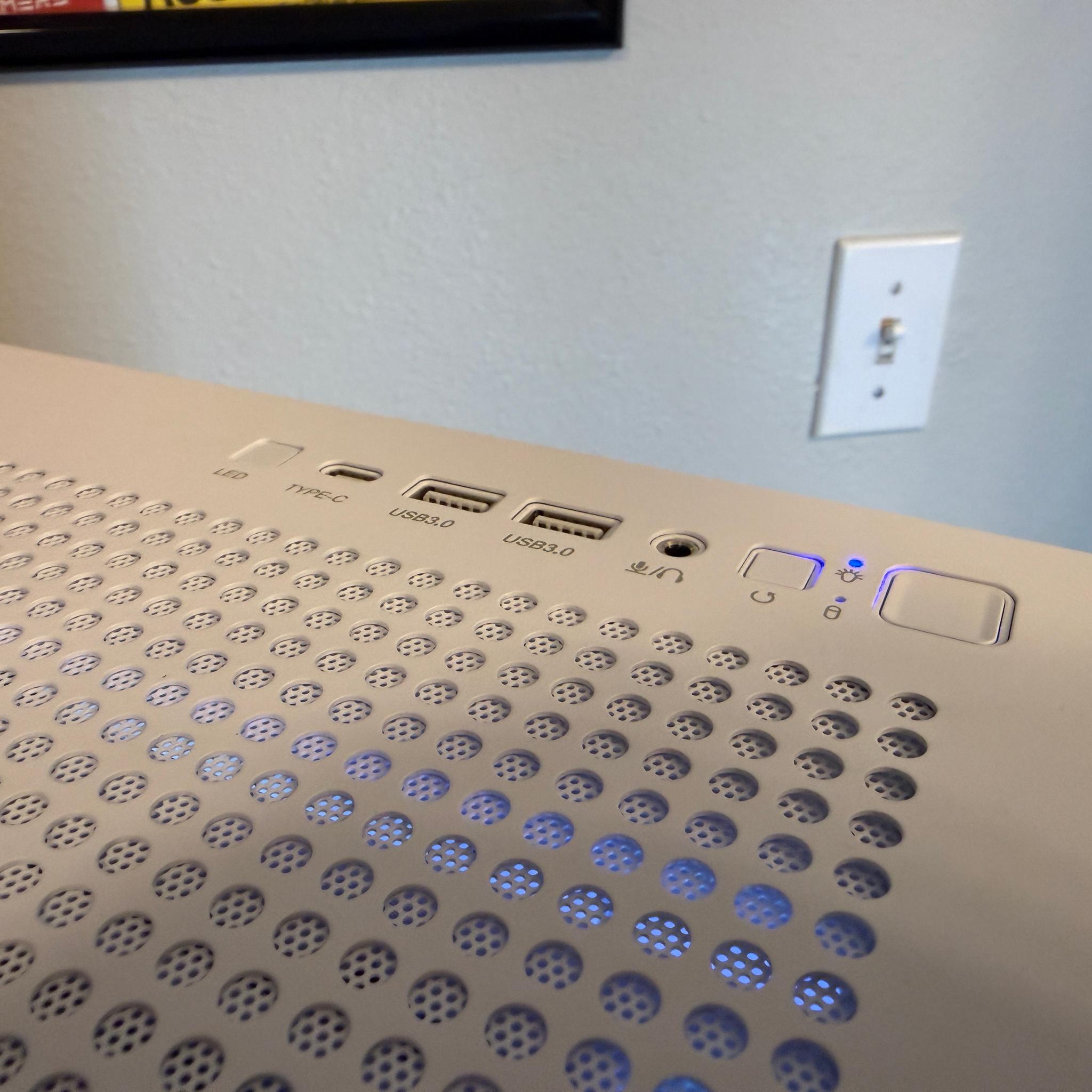 🪵RTX 4070 Super, Ryzen 5 9600X, 32gb DDR5, 2TB NVMe🪵| Gaming/Streaming PC | Customizable Screen!