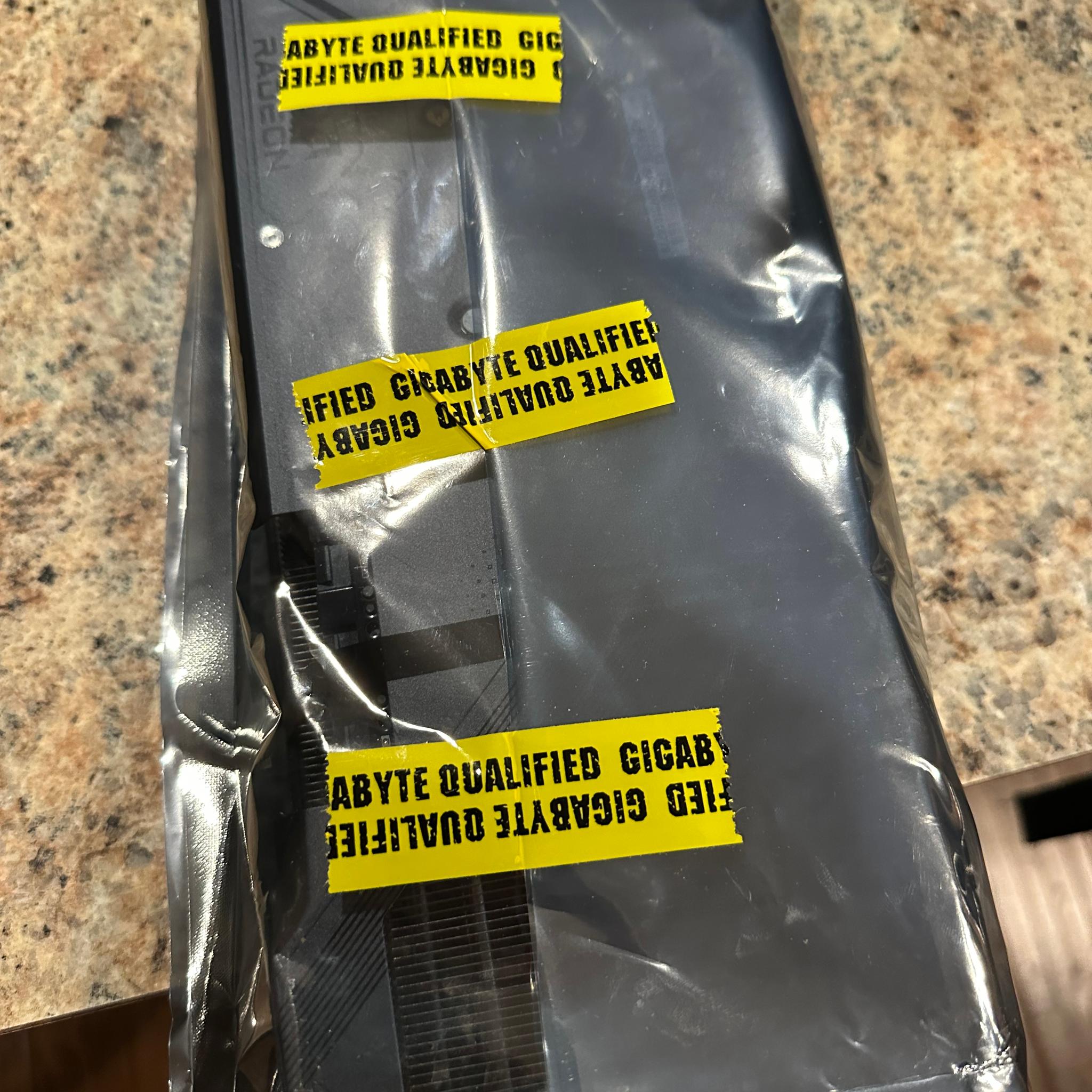 GIGABYTE RX 9070 XT GAMING OC 16G
