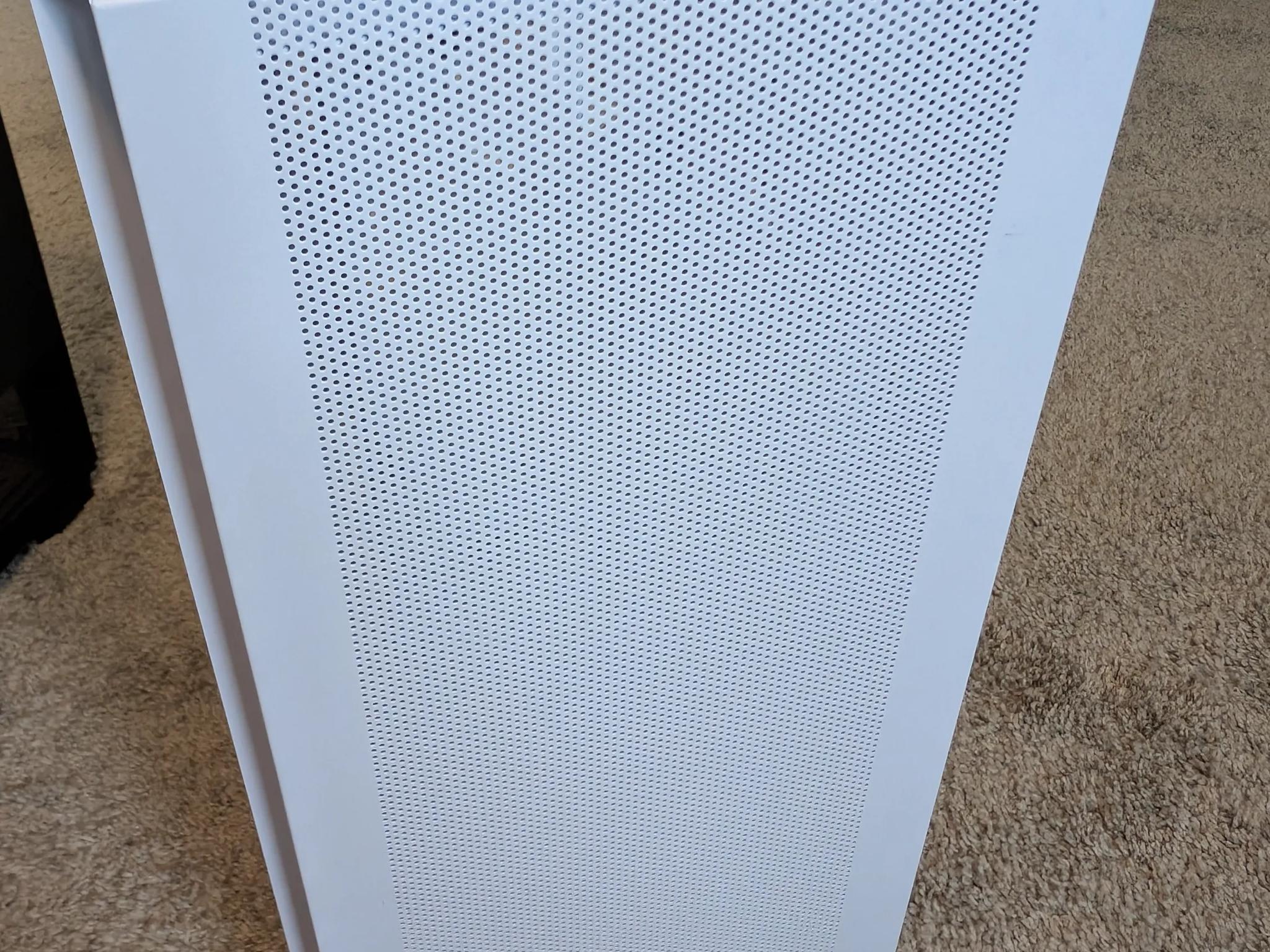 Montech Air 100 with white cable extensions