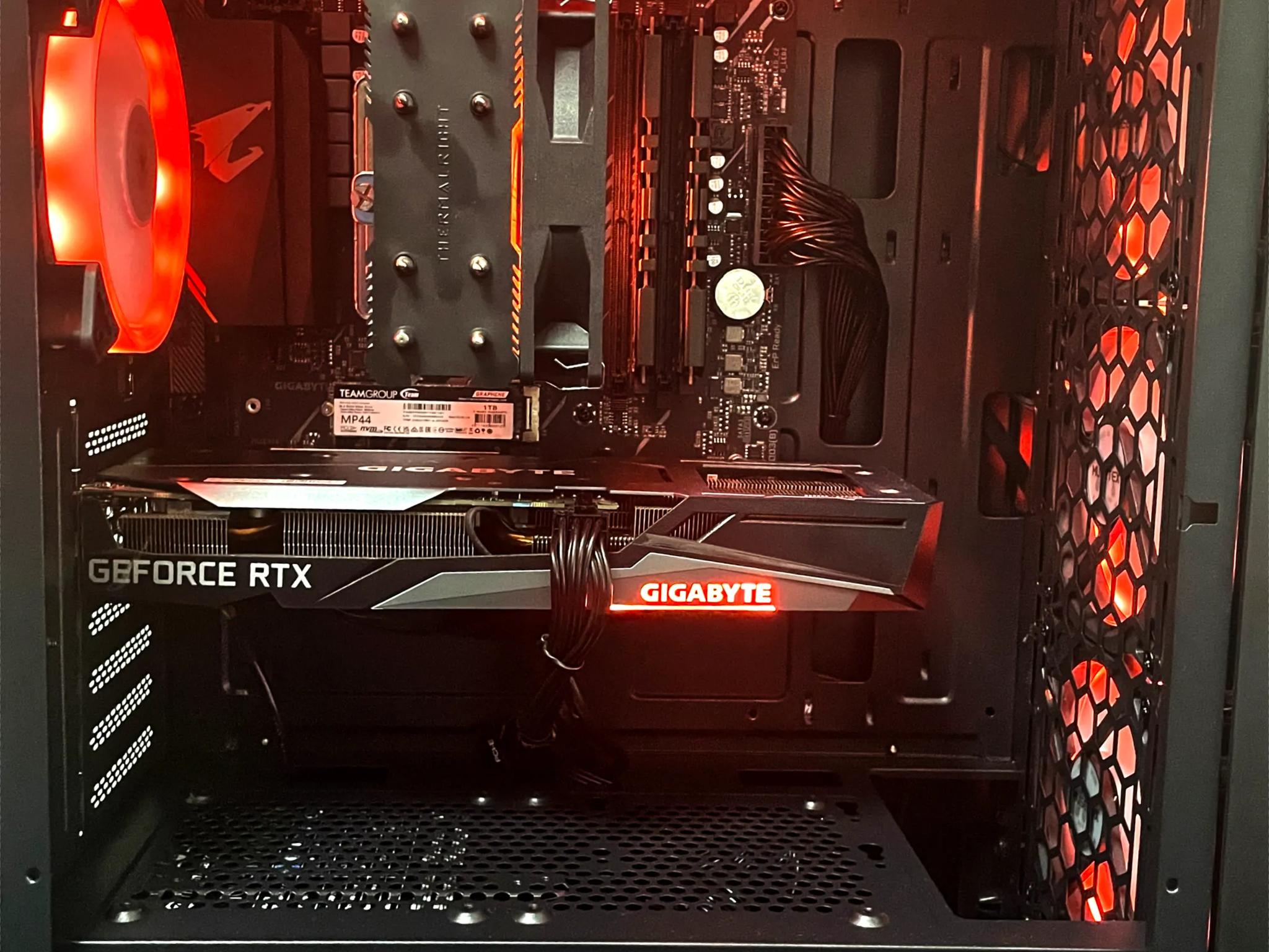 Ryzen 5 5600X | RTX 3060 12GB | 32 GB 3200 MHz RAM | 1 TB NVMe SSD