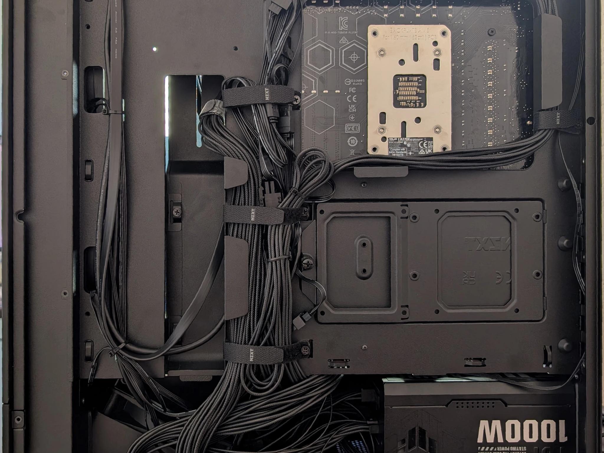 |AMD Ryzen 9 9700x|ASUS TUF 4070 Ti OC|32GB DDR5|1TB SSD|