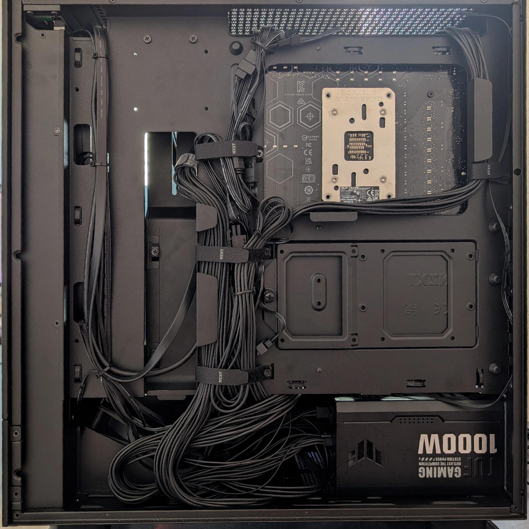 |AMD Ryzen 9 9700x|ASUS TUF 4070 Ti OC|32GB DDR5|1TB SSD|