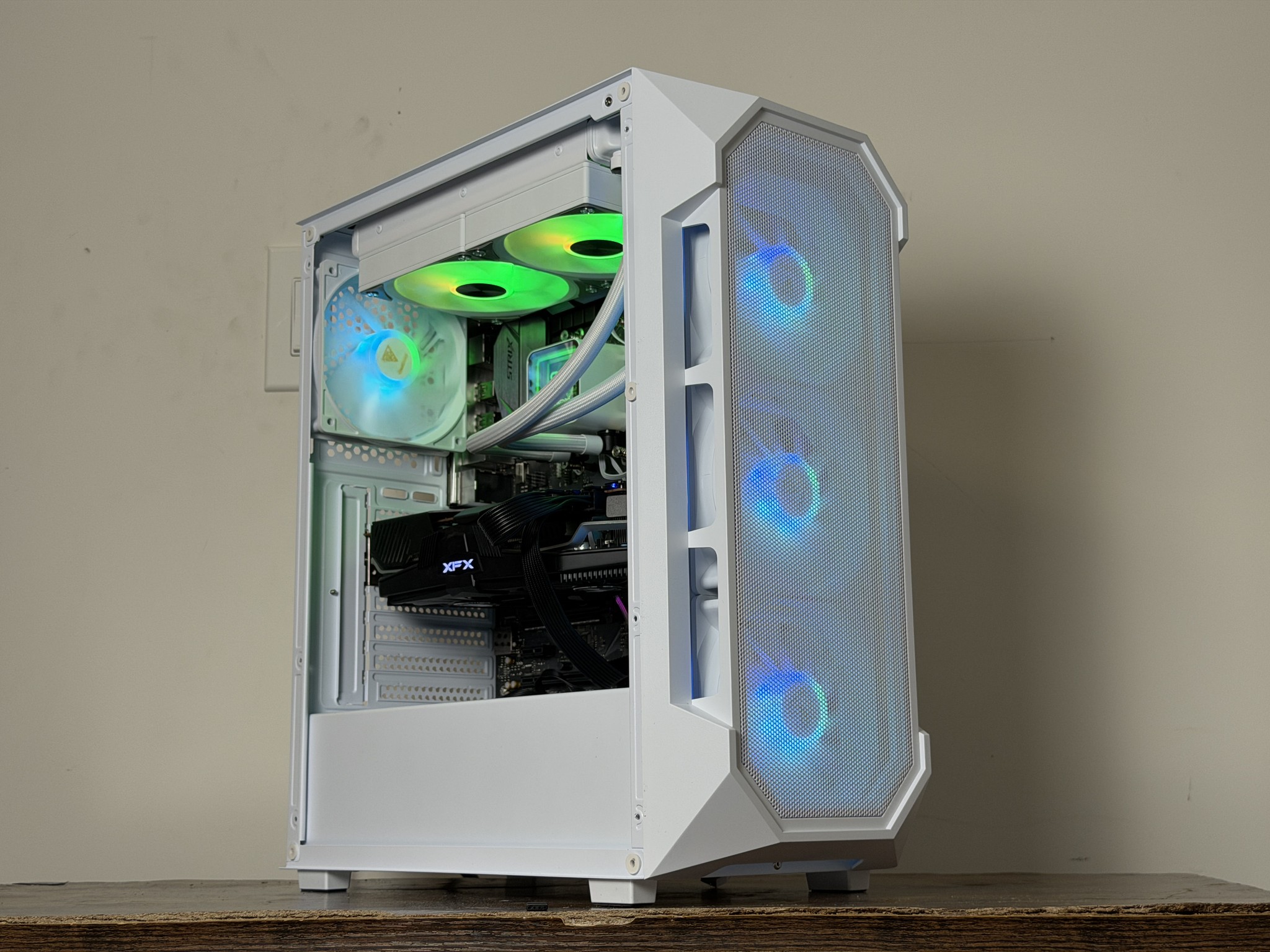 ⚪️  Custom Ryzen 7 Gaming PC ⚪️ RX 5700 XT, 16gb RAM, 500gb SSD
