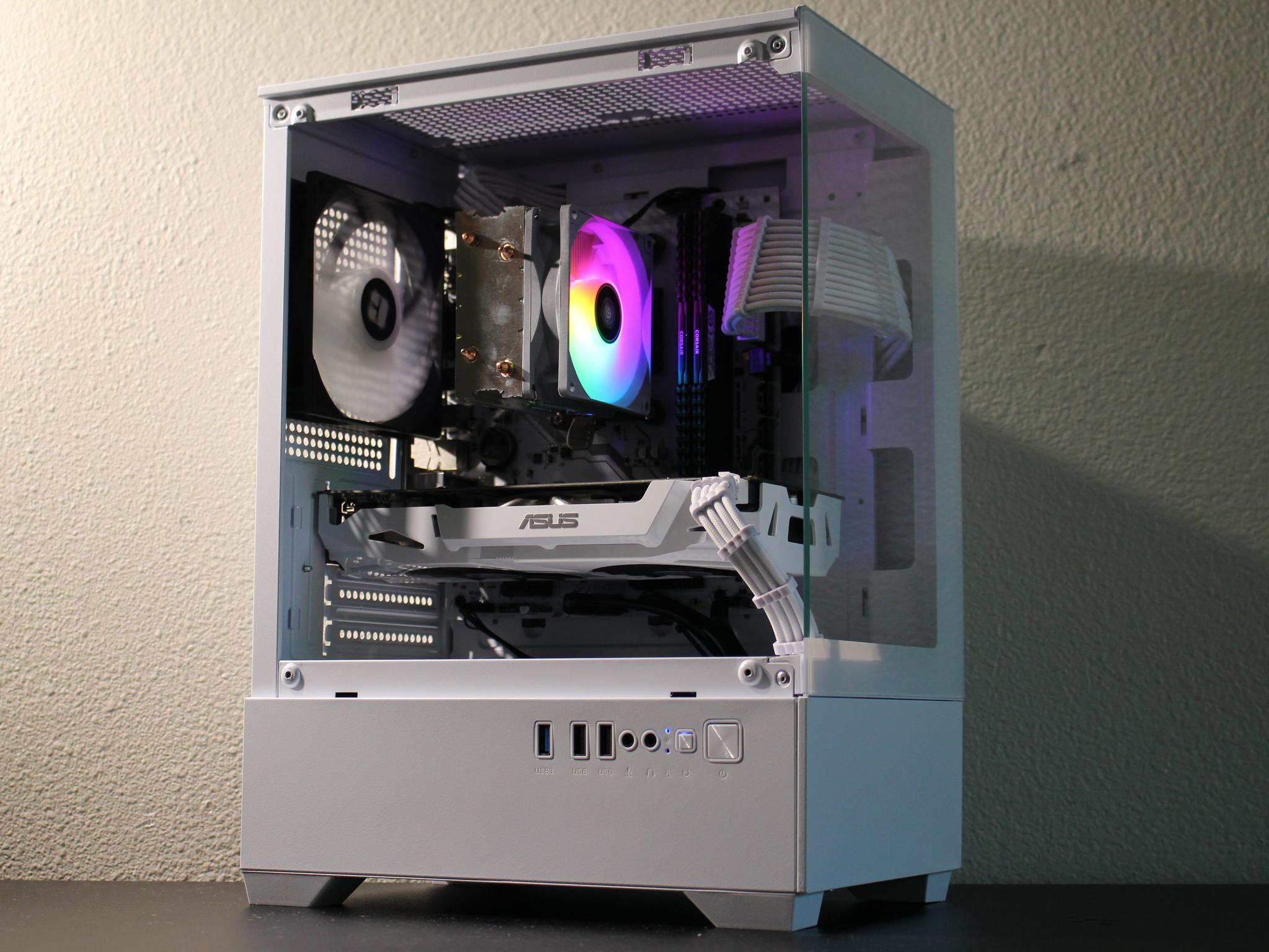 White Gaming PC | Windows 11 Pro | RX480 | R3 3100 | 512GB SSD | 16 GB RAM | WiFi and BLE