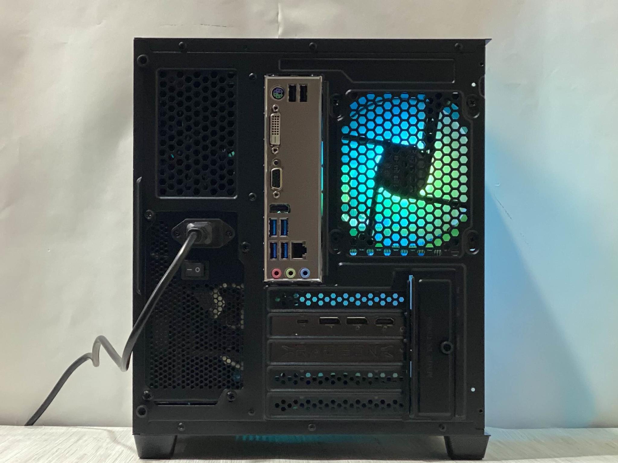 RX 6800, Ryzen 5 5600, 16GB DDR4, 1TB NVMe SSD, WiFi - Gaming PC