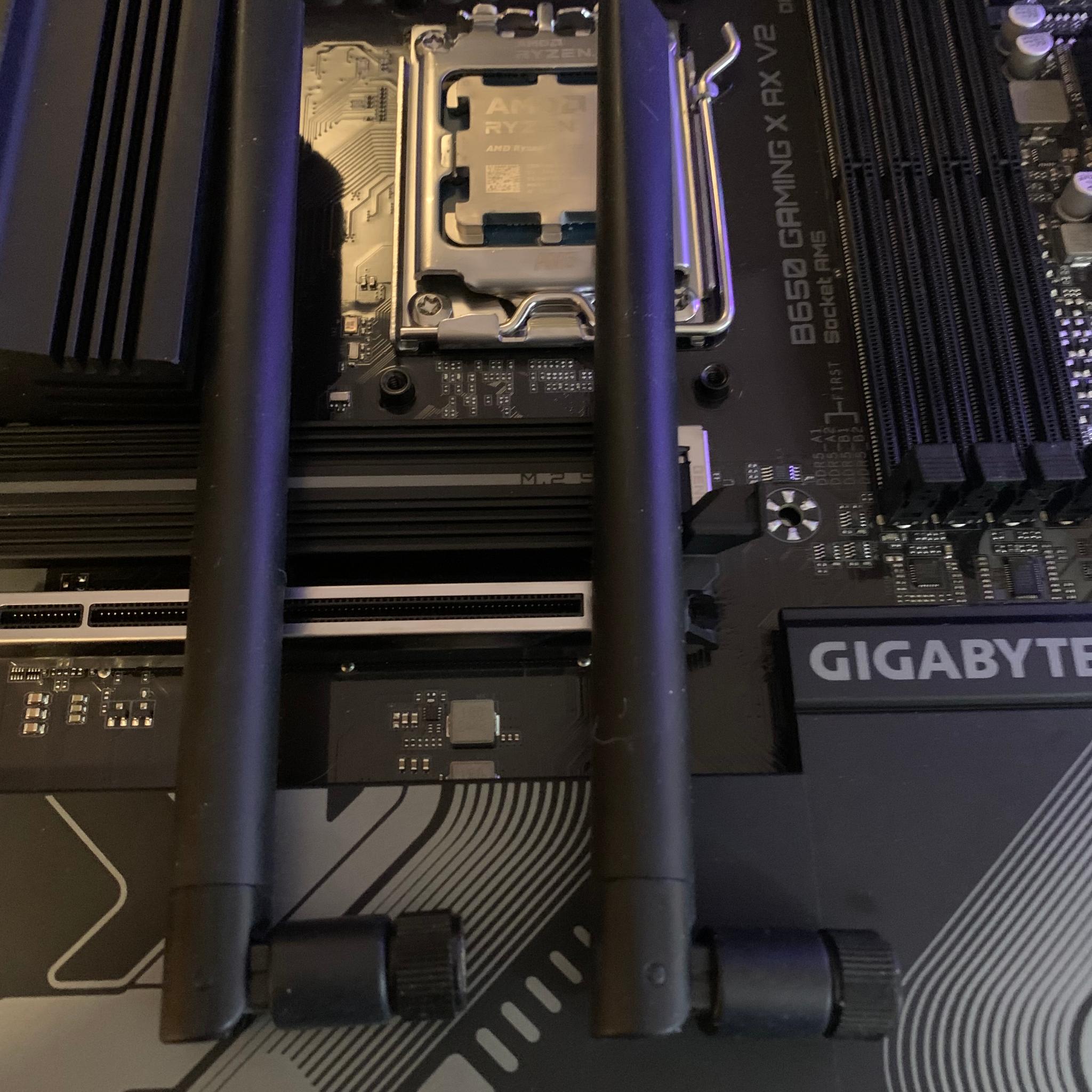 AMD Ryzen 7 8700g + Gigabyte B650 Gaming X AX V2 ATX Motherboard Combo