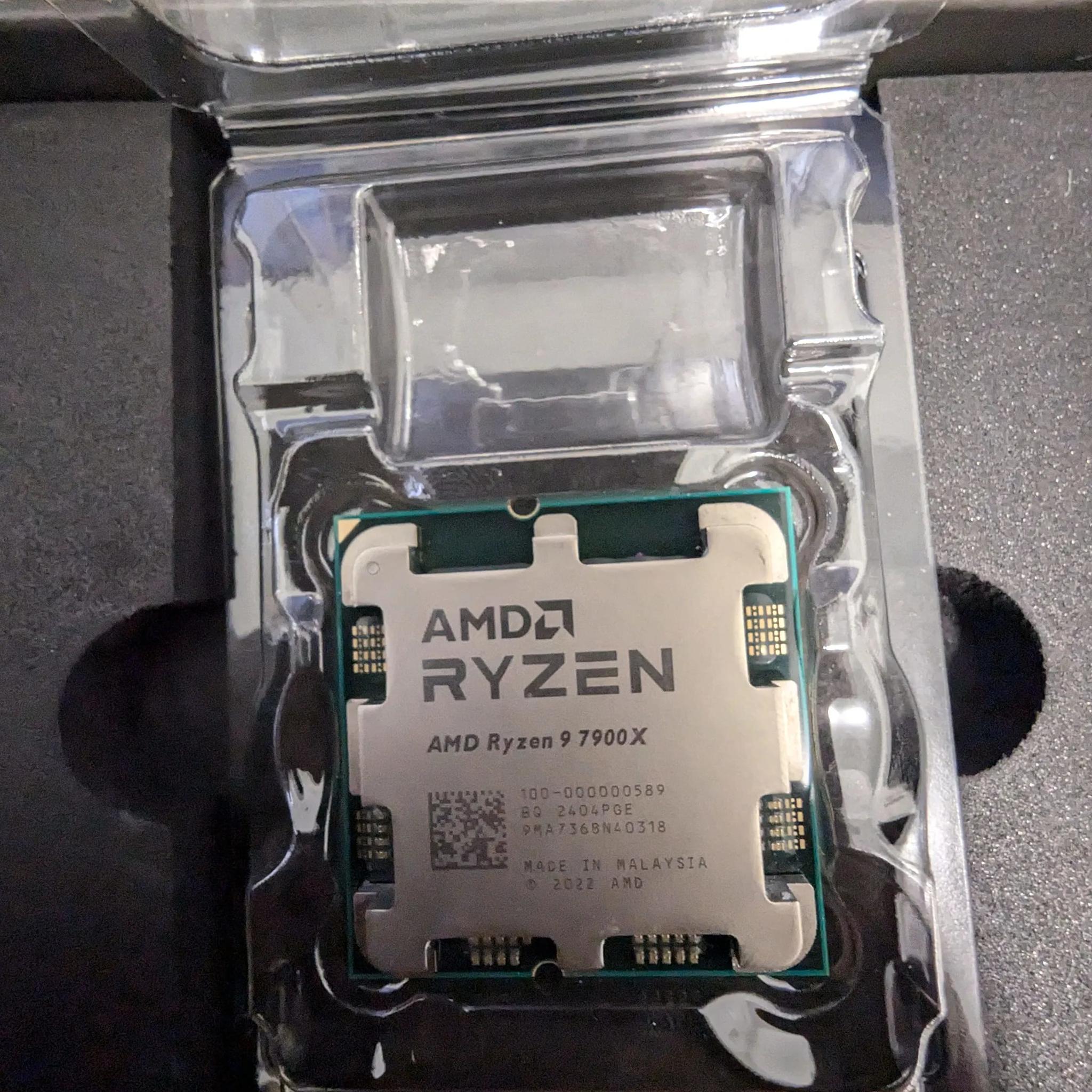 AMD - Ryzen 9 7900X - Socket AM5 - Desktop Processor - Silver