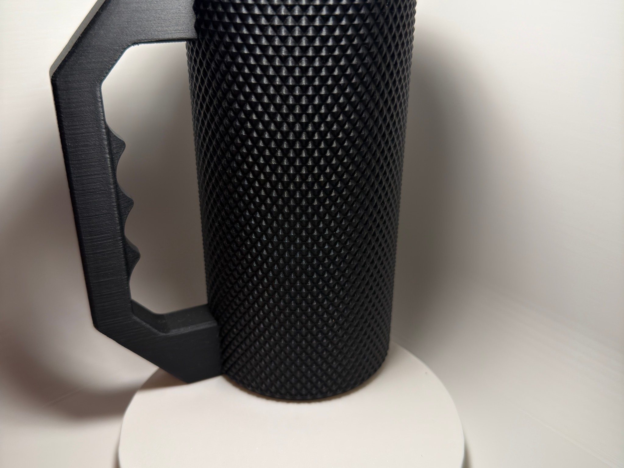 3D Printed 16oz Can Cozy with Ergonomic Handle | Textured Grip Gaming Drink Holder