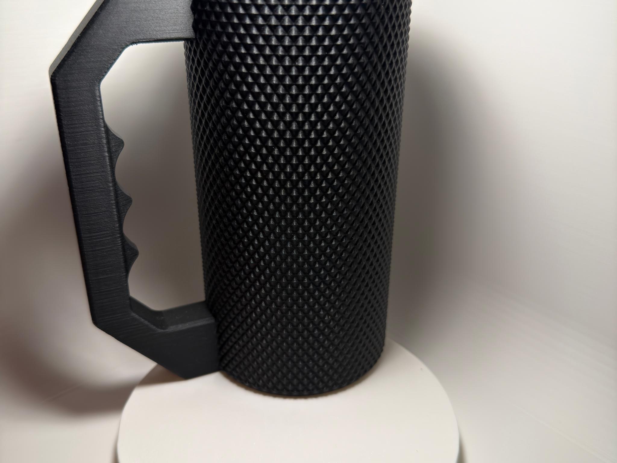 3D Printed 16oz Can Cozy with Ergonomic Handle | Textured Grip Gaming Drink Holder