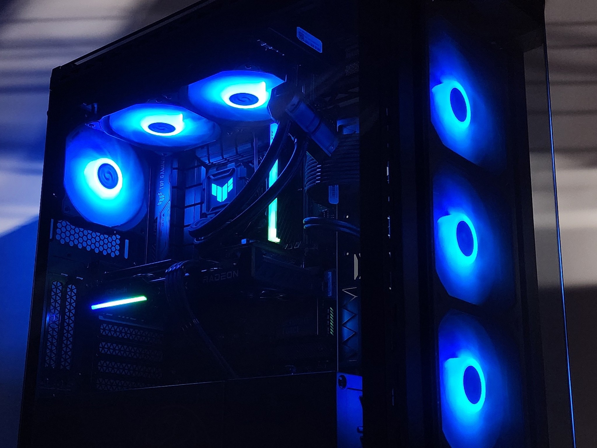 Gaming PC i5-14400F 16GB RAM 1TB SSD RX 9060 8GB Windows 11 Computer
