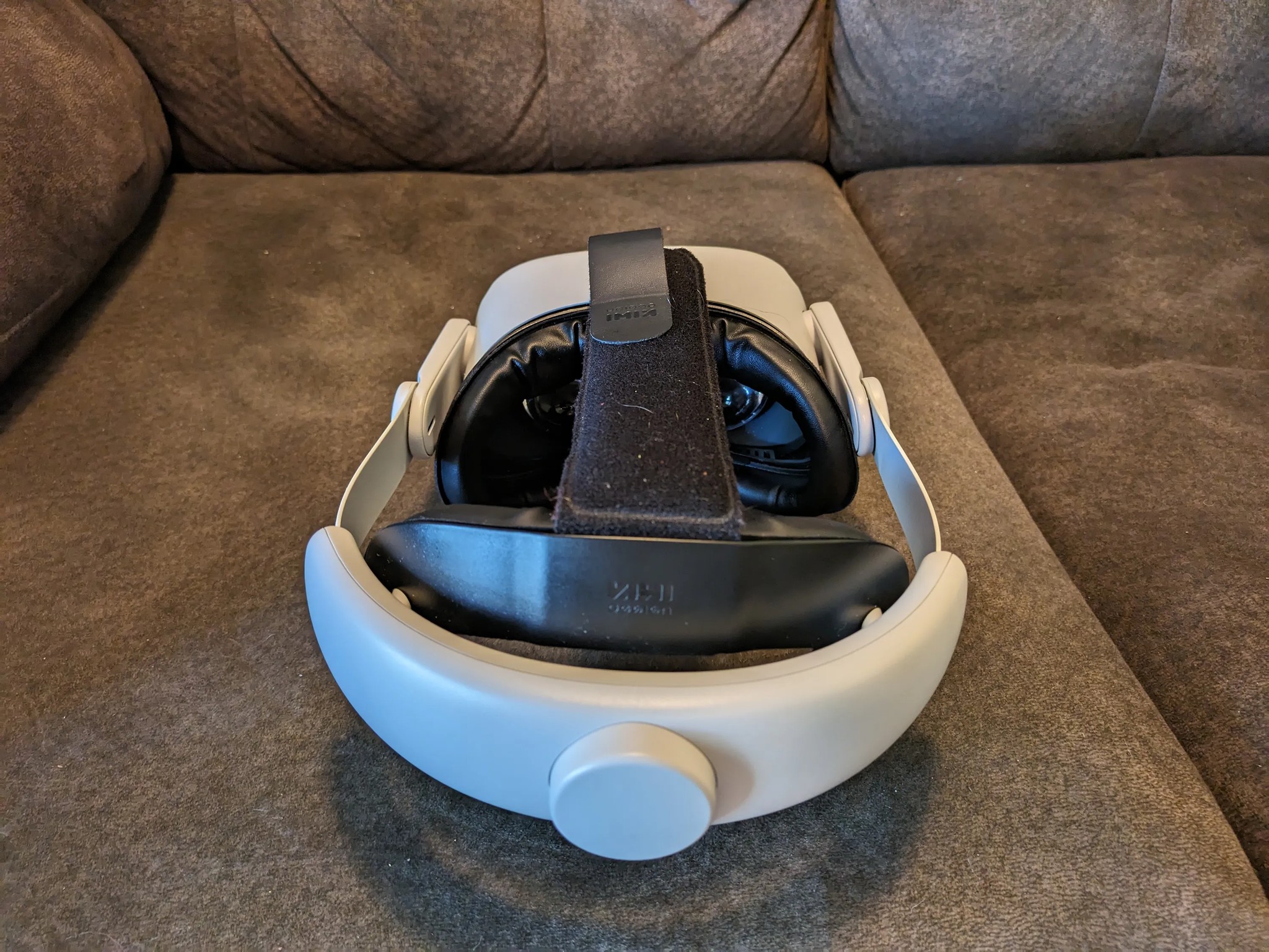Meta Oculus Quest 2 128GB Standalone VR Headset - White, With Accessories