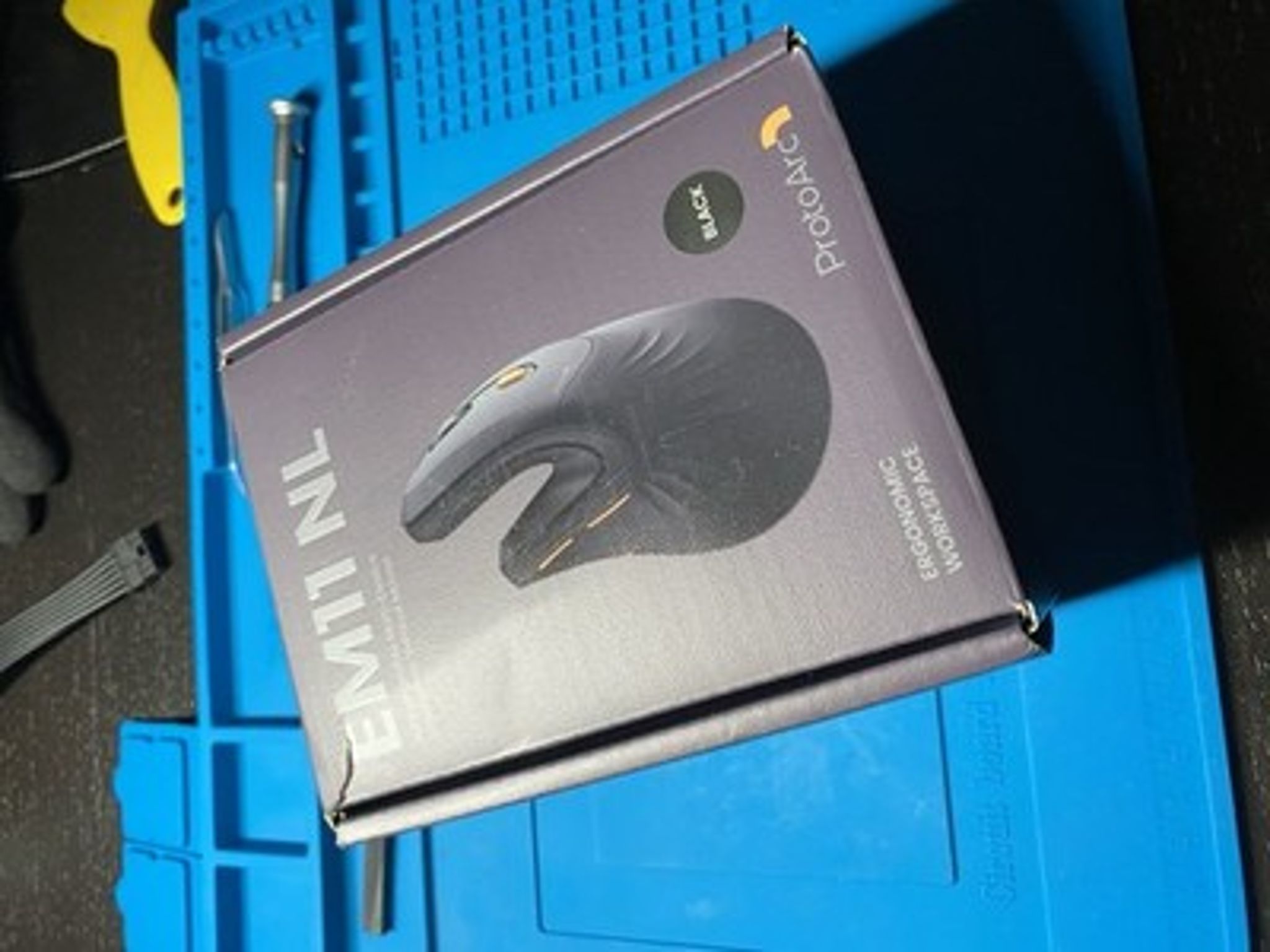 ProtoArc EM11 NL Wireless Optical Vertical Mouse Ergonomic Adjustable DPI Black