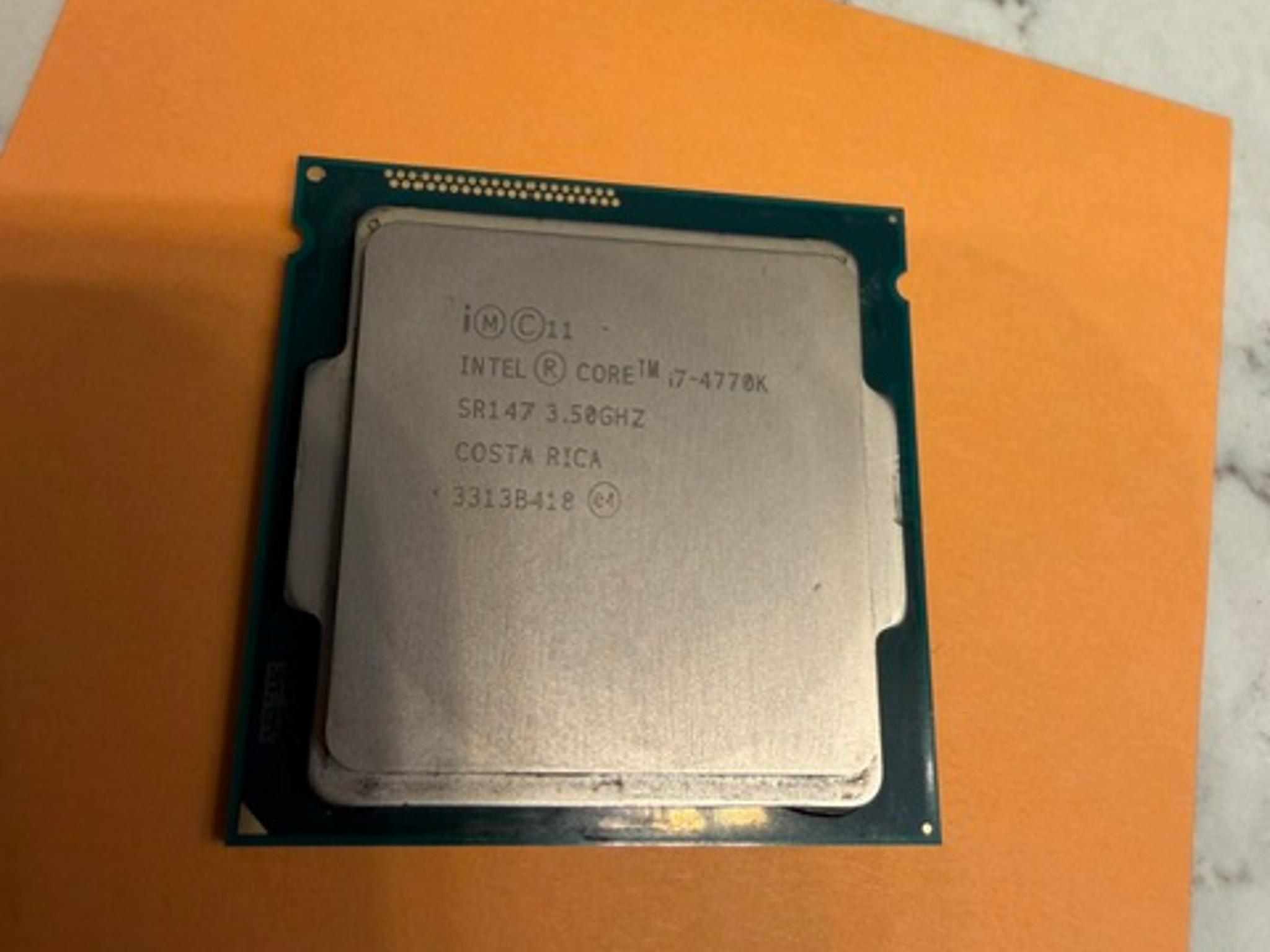 Intel® Core™ i7-4770K  4-Core 8-Thread Processor 8M Cache, up to 3.90 GHz LGA 1150 Socket + 16GB RAM