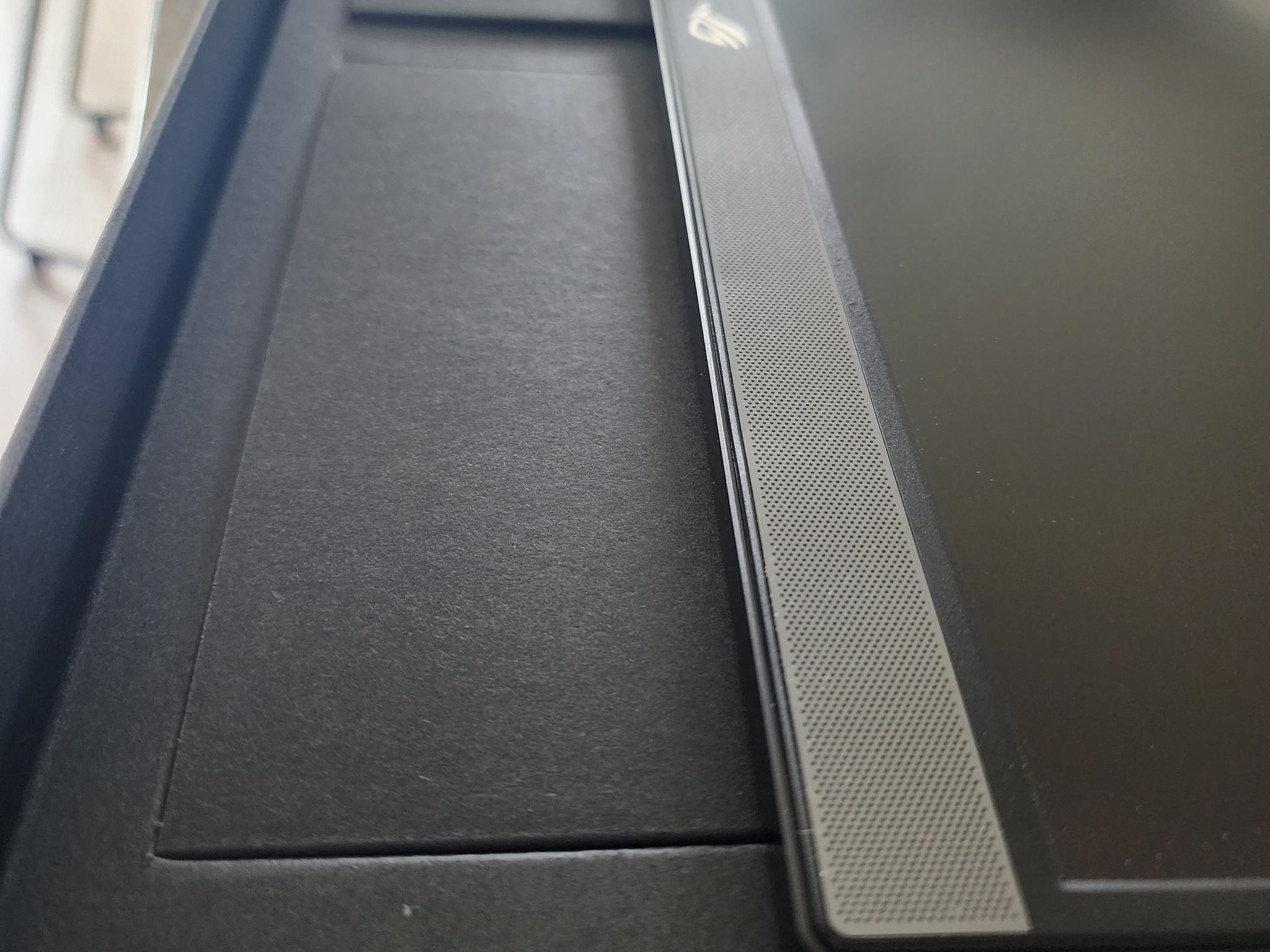 ASUS ROG STRIX XG17AHP