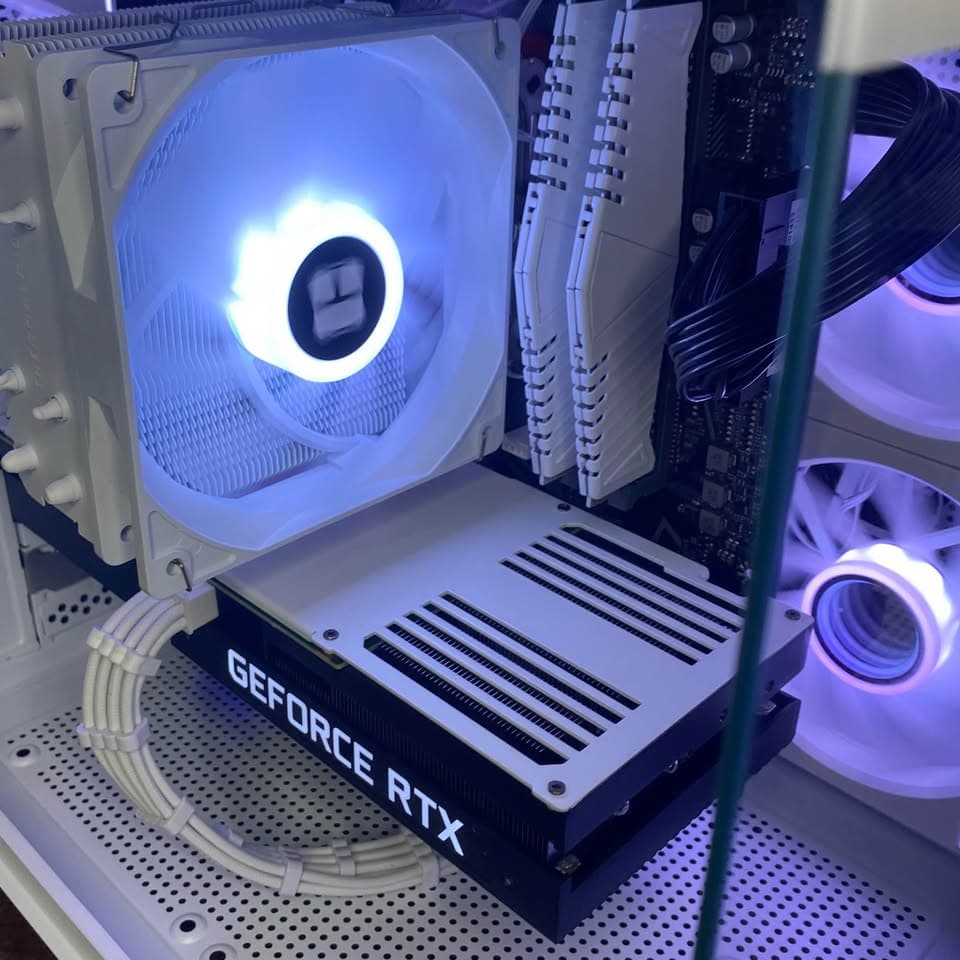 White Gaming PC (RTX 3070 8GB + AMD Ryzen 5 5500 + 16GB DDR4 + SSD)
