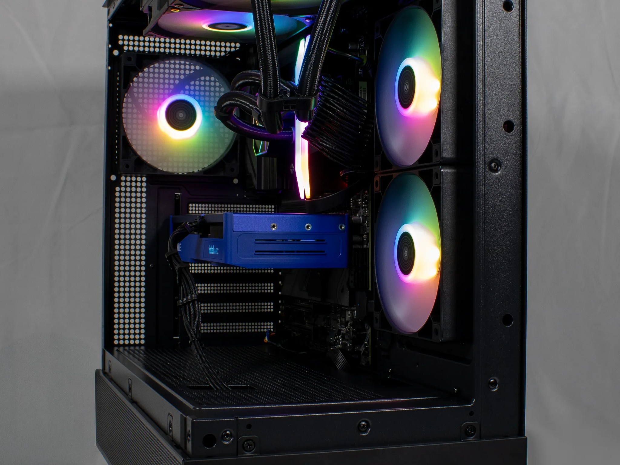 Ultra Units: Intel Arc B570 | Ryzen 5 7600X | 32gb | 80+ GOLD | 1 TB | RGB