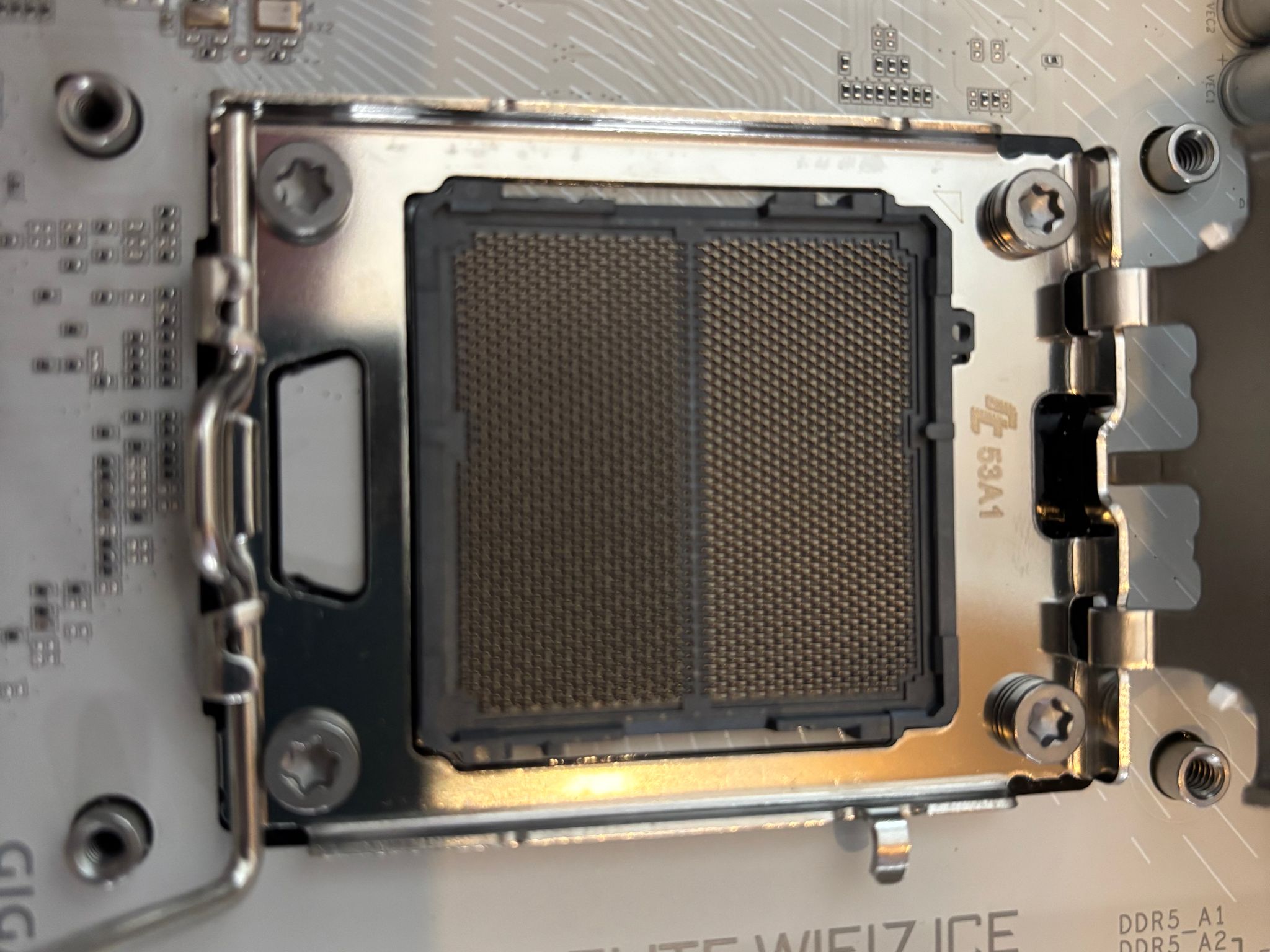 GIGABYTE B850 AORUS ELITE WIFI7 ICE
