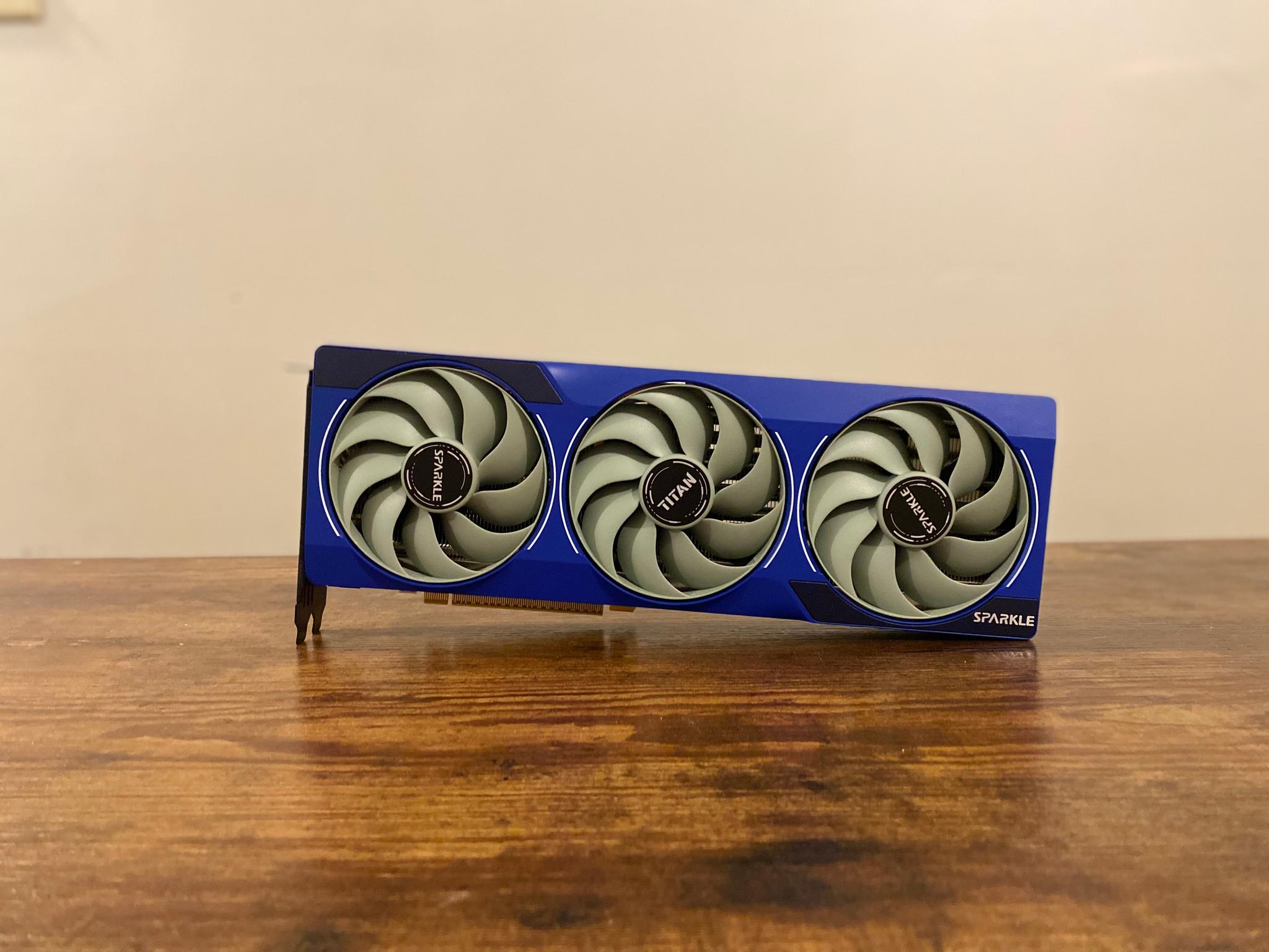 Intel arc B-580 12gb Sparkle OC 3 fan Gpu w sparkle stick