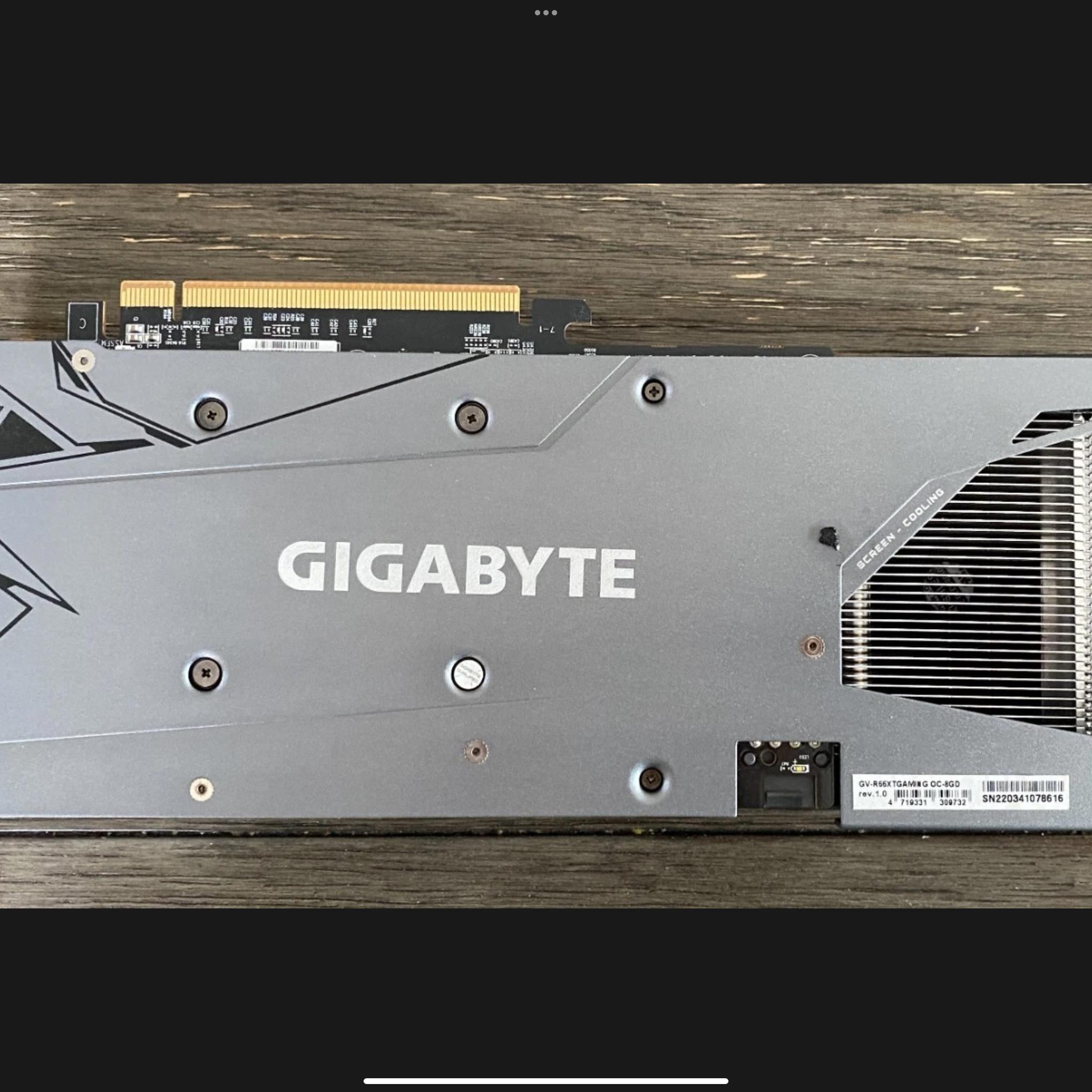 Gigabyte Radeon RX 6600 XT OC 8GB GPU