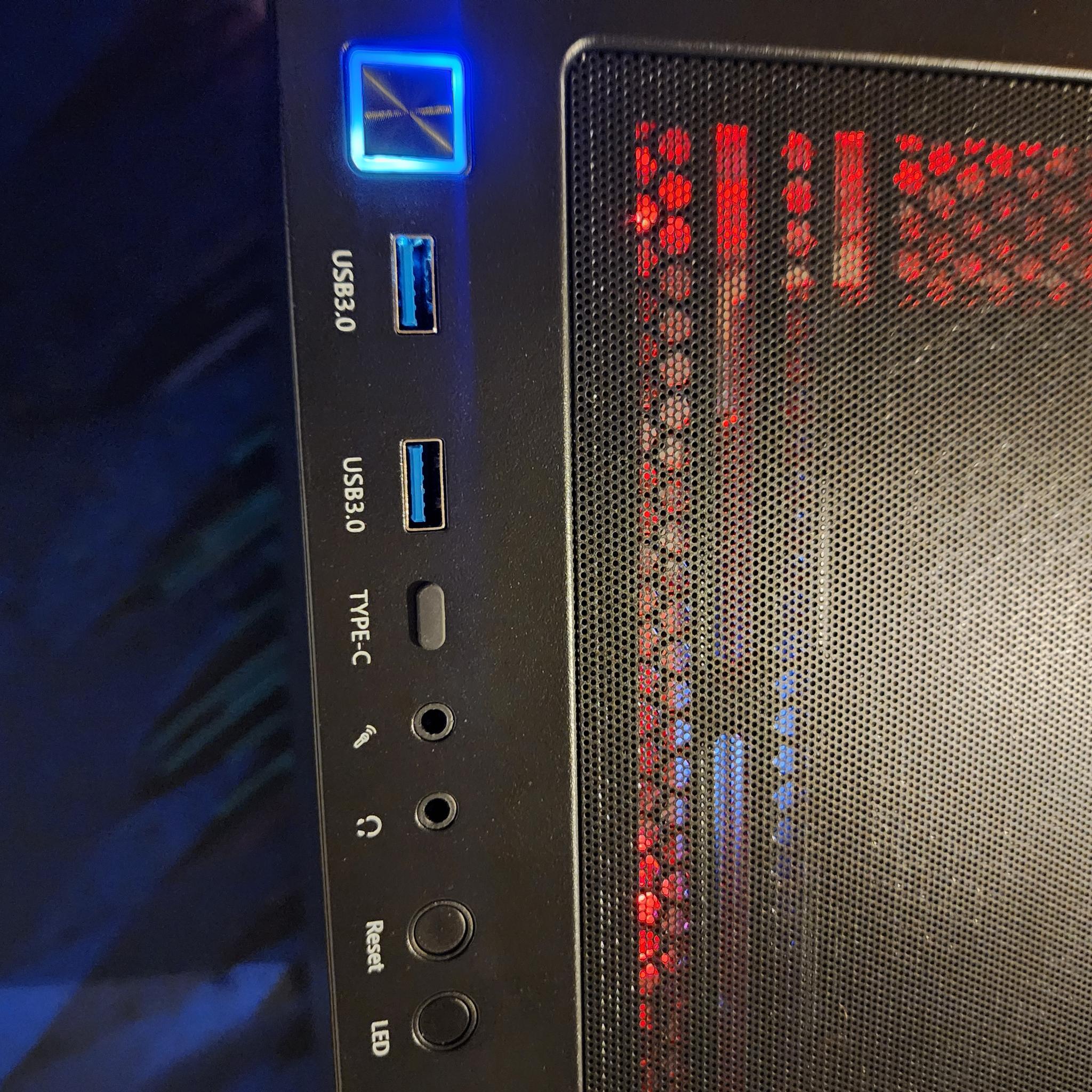 AMD RX 6750 XT / AMD Ryzen 7 5700X / 32GB DDR4 RAM / 1TB NVMe