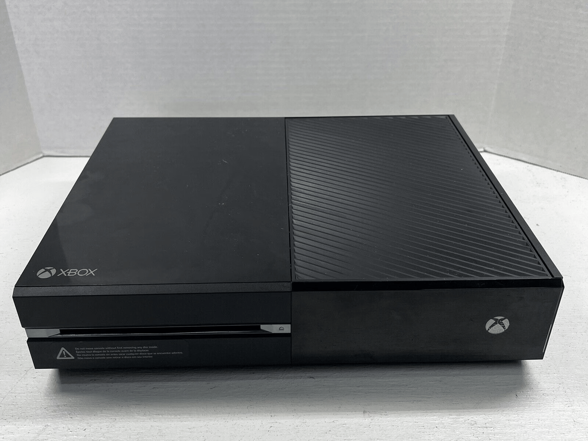 Microsoft Xbox One with Kinect 500GB Console Model 1540