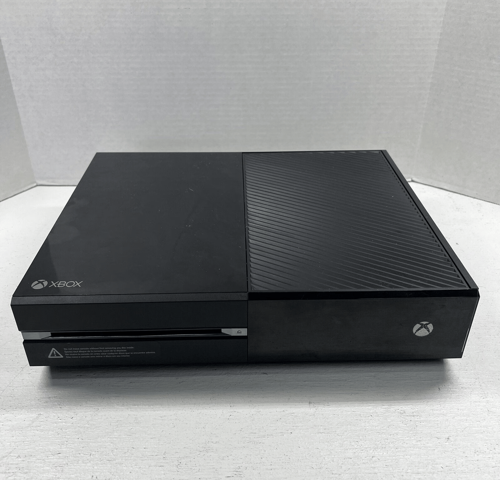 Microsoft Xbox One with Kinect 500GB Console Model 1540