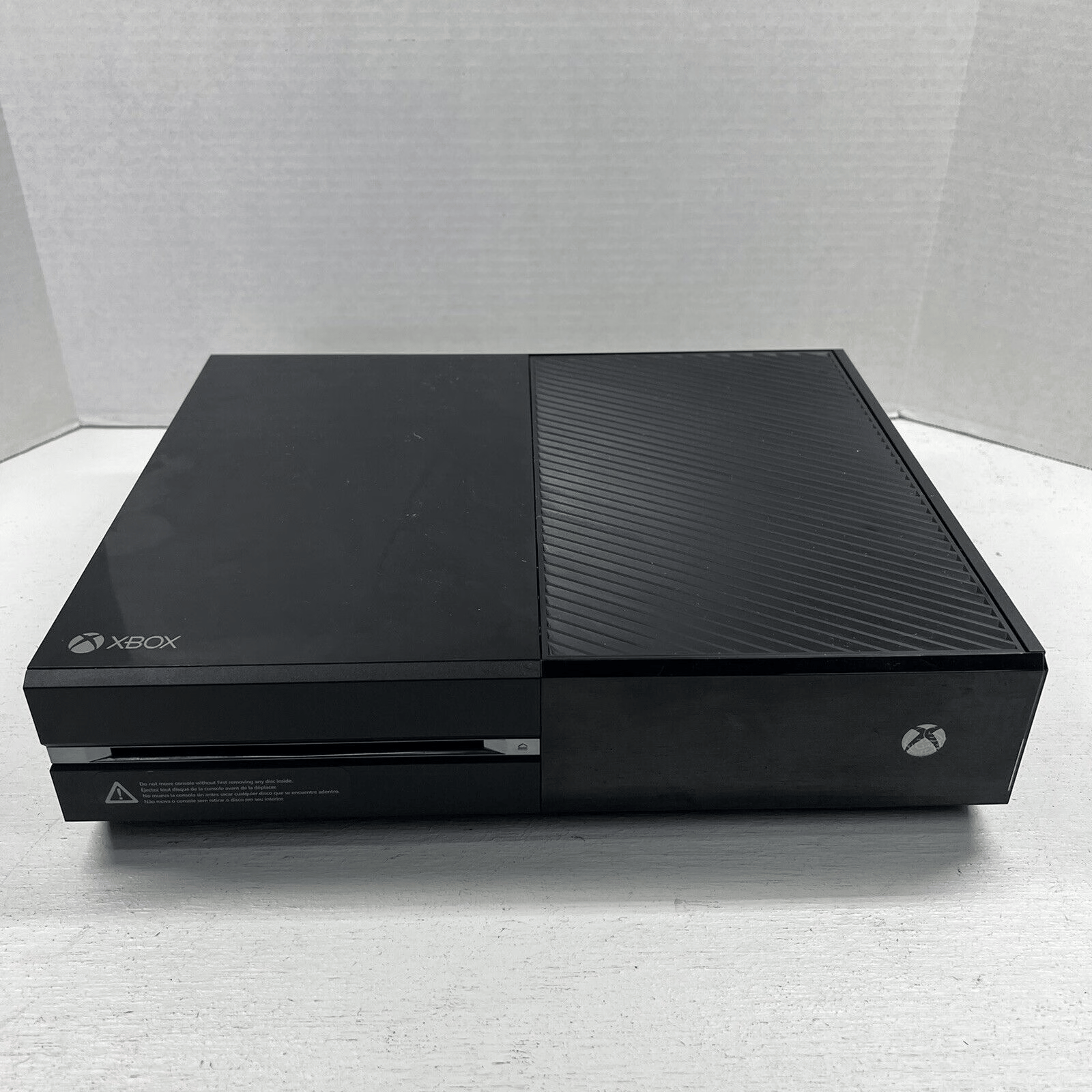 Microsoft Xbox One with Kinect 500GB Console Model 1540