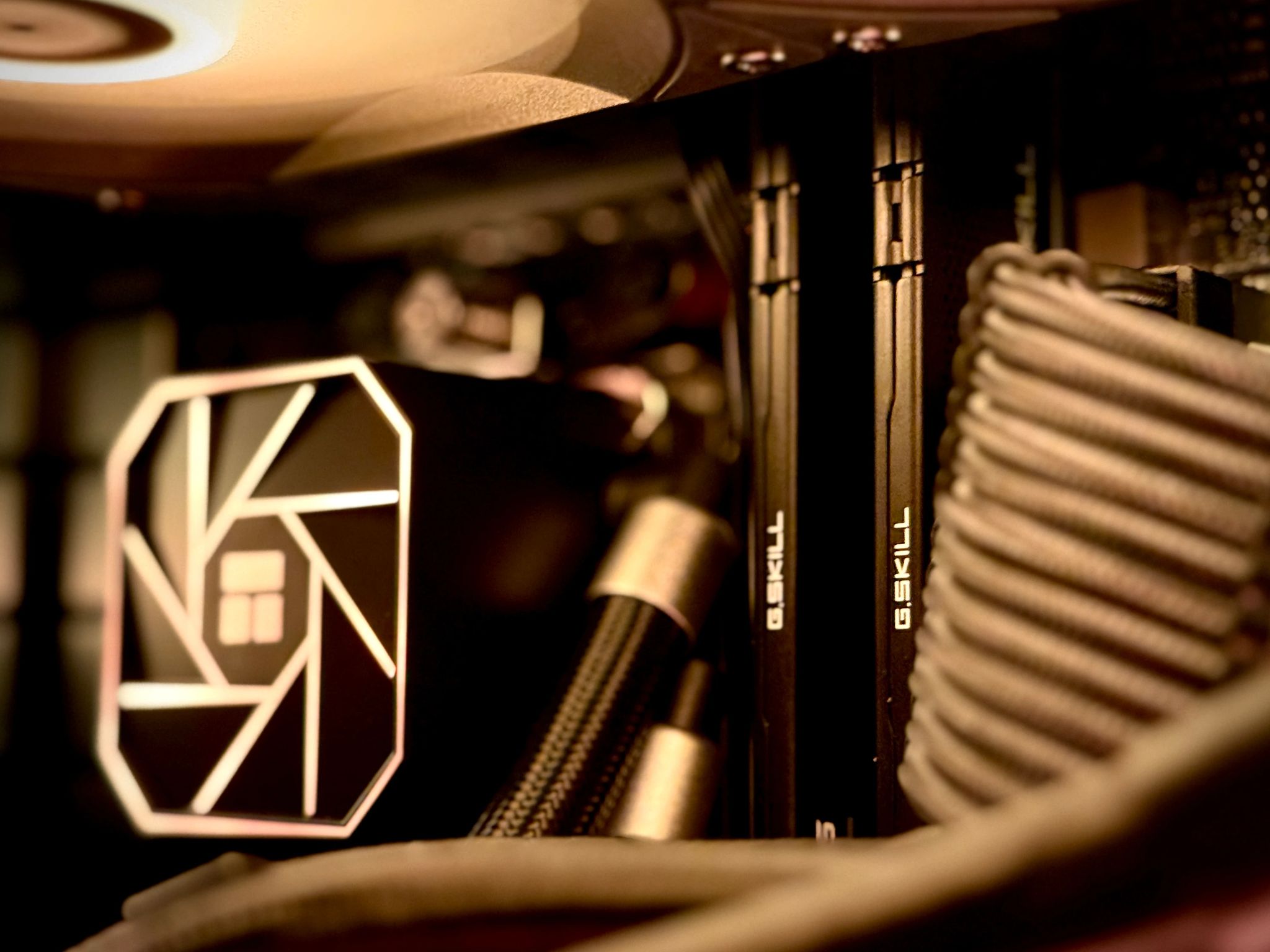 🤖 Cyclone 🤖 RTX 4070 Super / AMD R5 7600X3D / 1TB NVME / 32GB DDR5 RAM / 240 AIO / Windows 11 Pro