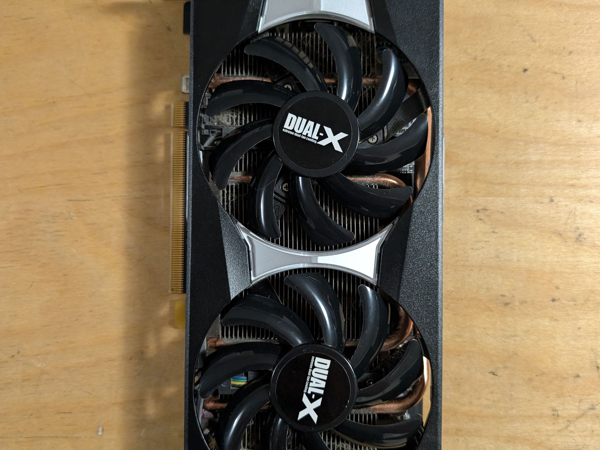 Gigabyte 990FXA-UD3 / AMD FX8320 / 16GB DDR3 / R9 270x 4GB