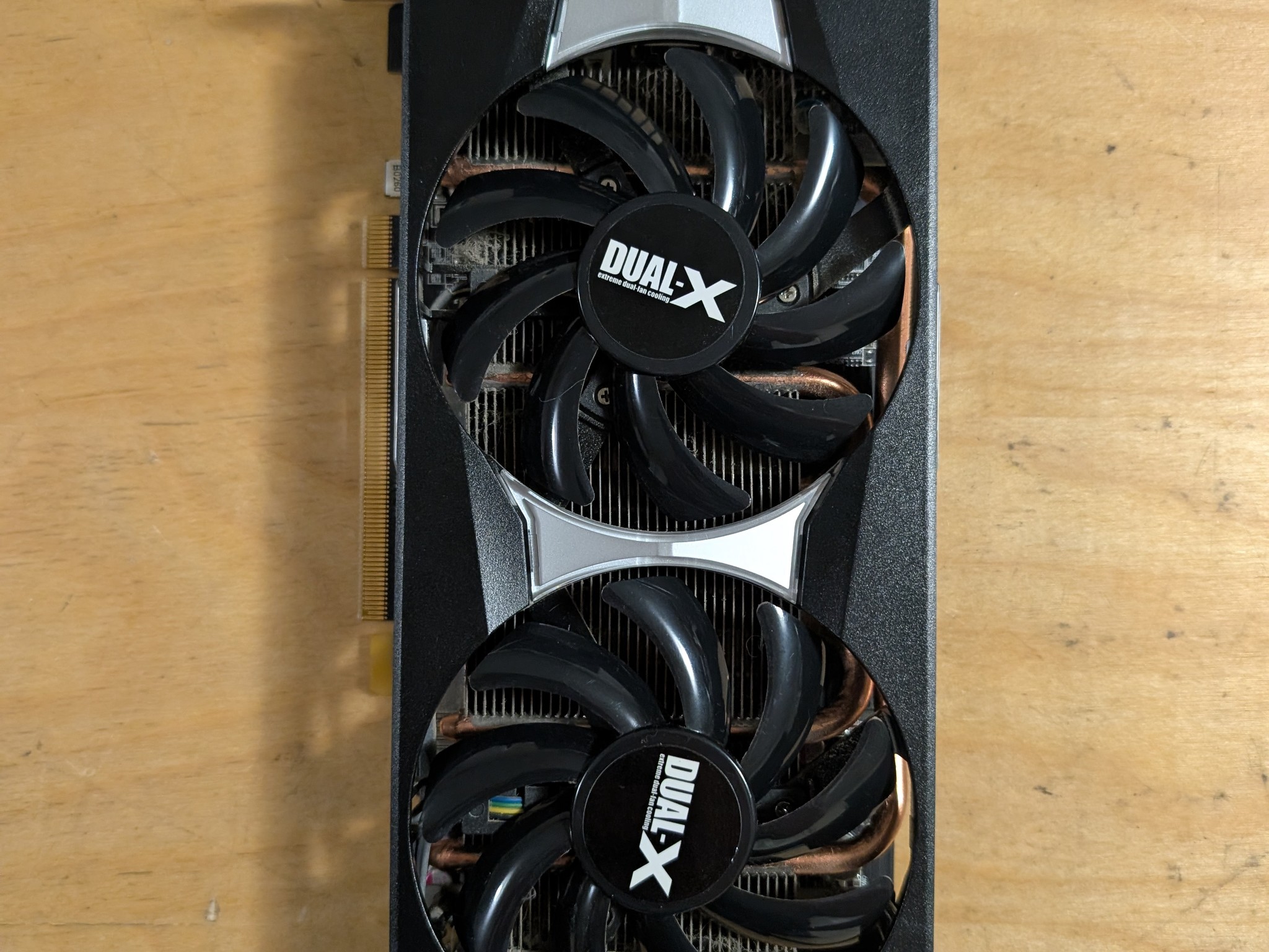 Gigabyte 990FXA-UD3 / AMD FX8320 / 16GB DDR3 / R9 270x 4GB