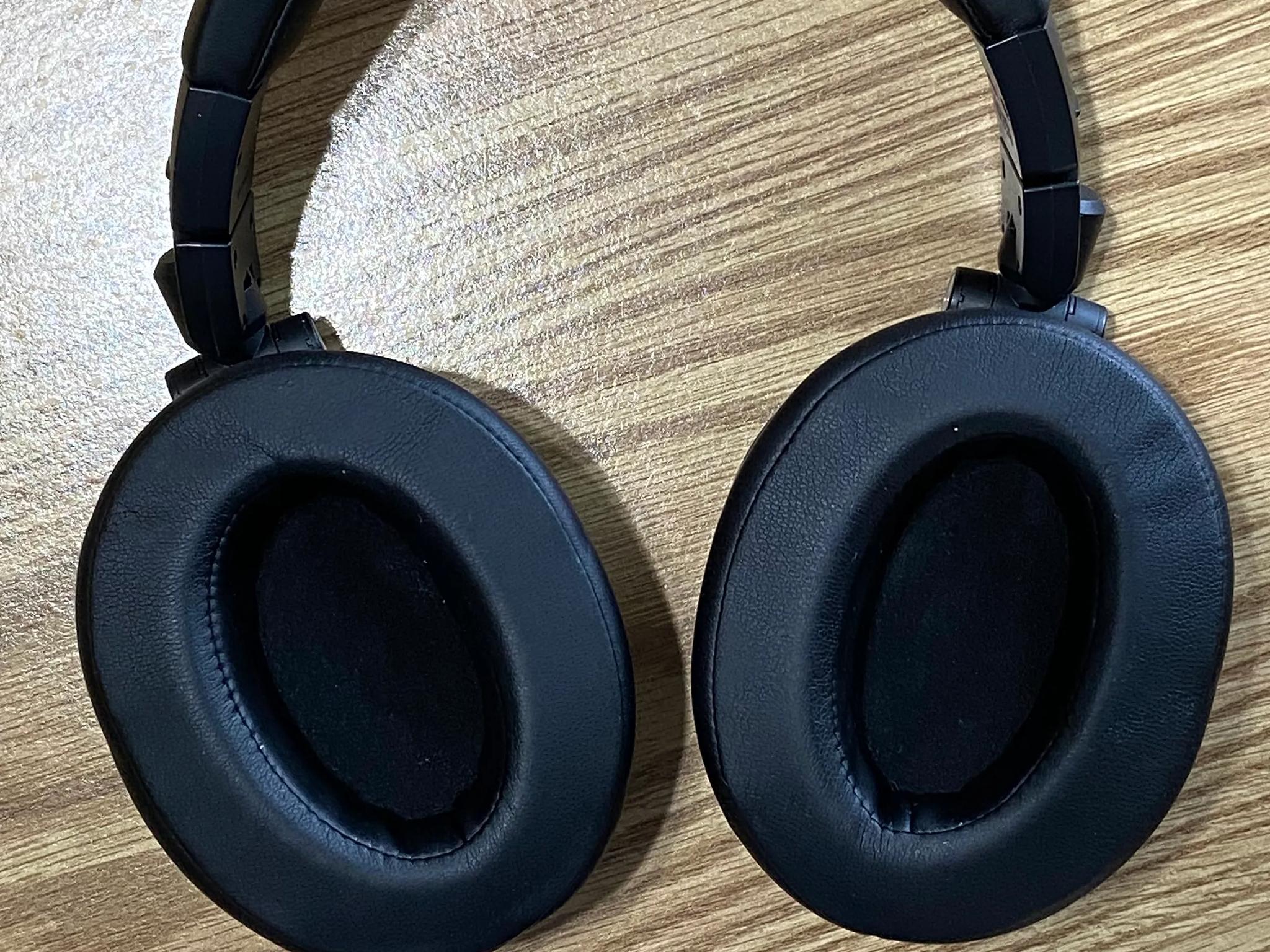 Audio-Technica ATH-M50X Professional Studio Monitor Headphones, Black