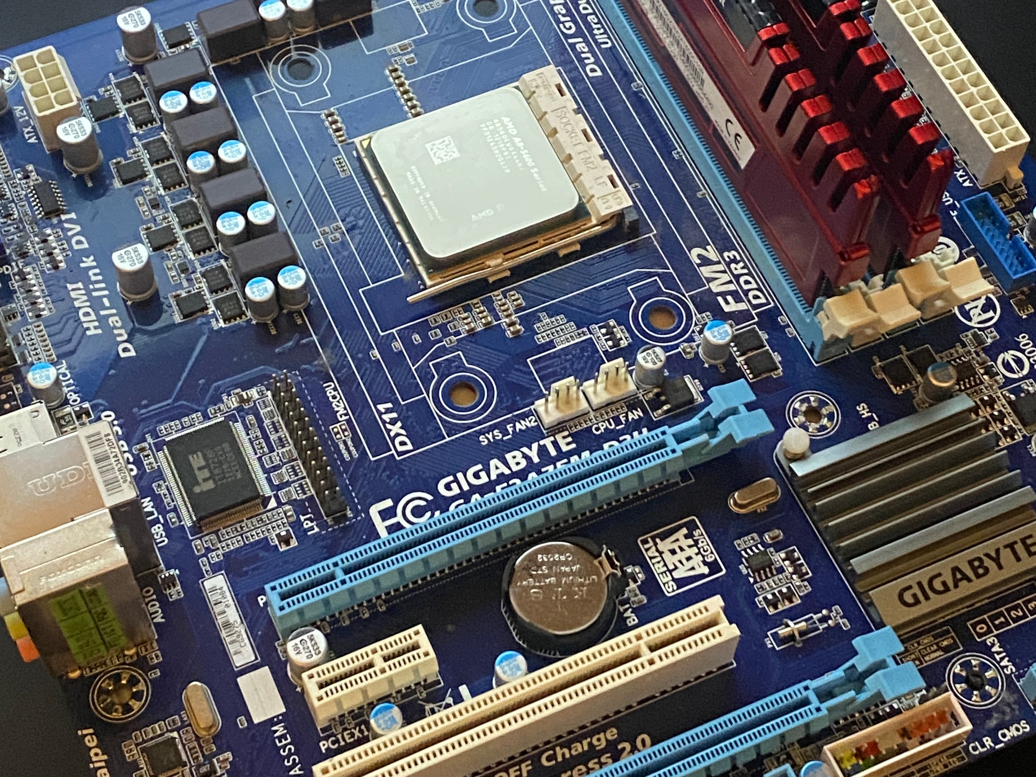 Micro-ATX + 16GB DDR3 + AMD A8-5600 Combo