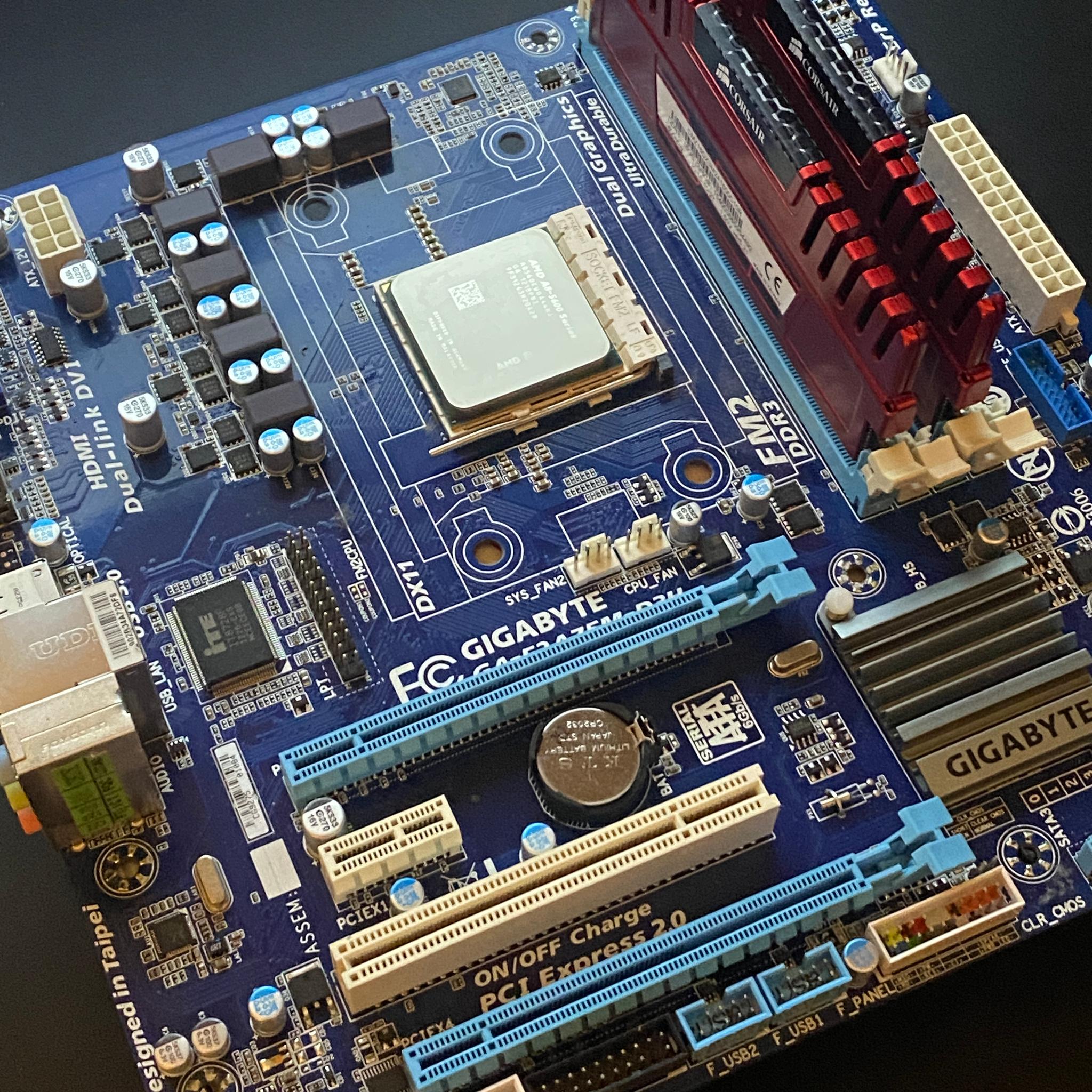 Micro-ATX + 16GB DDR3 + AMD A8-5600 Combo