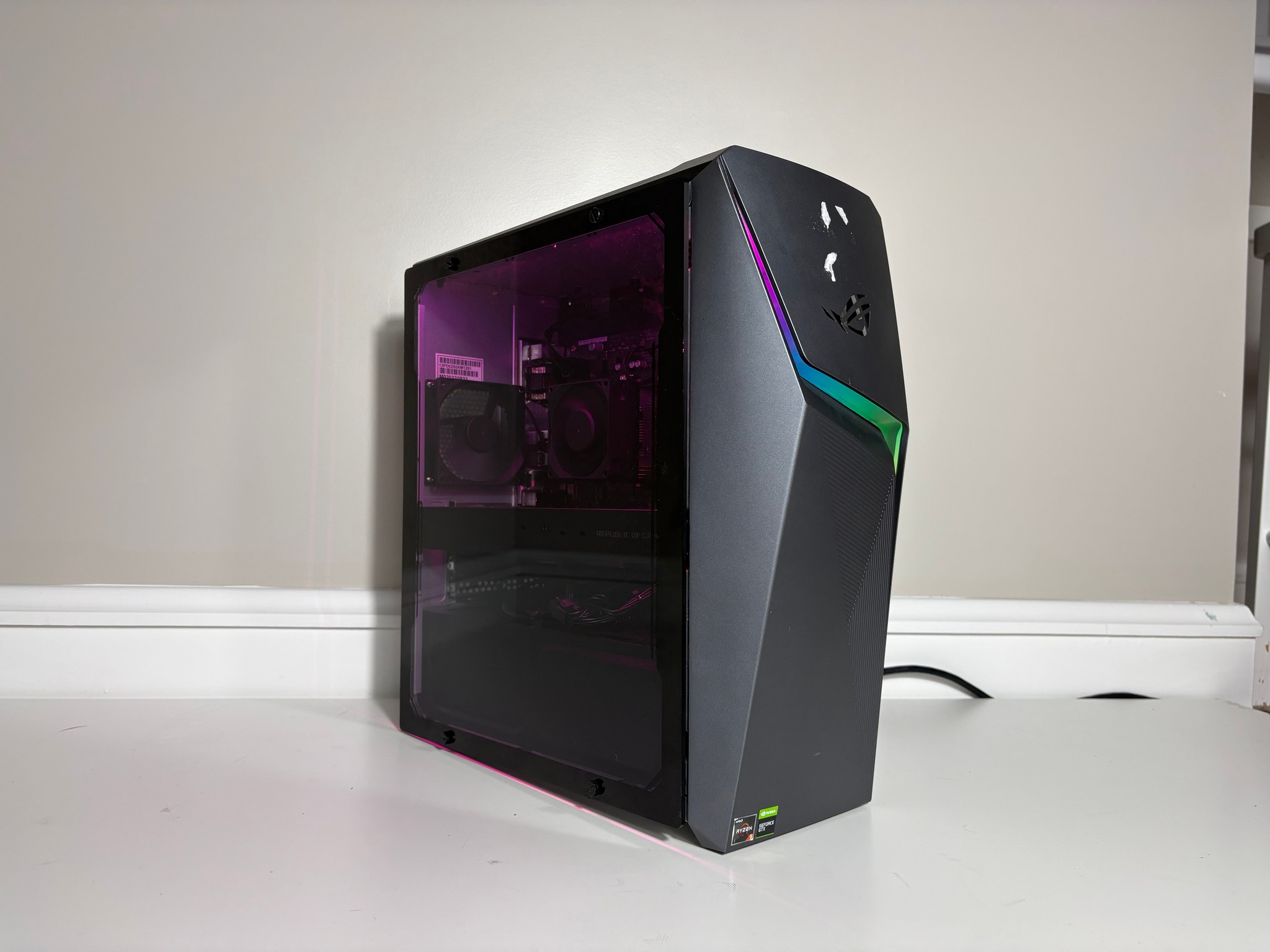 ROG Peak - AMD Ryzen 5 3400G, GTX 1660 Super, 16GB DDR4, 512GB SSD