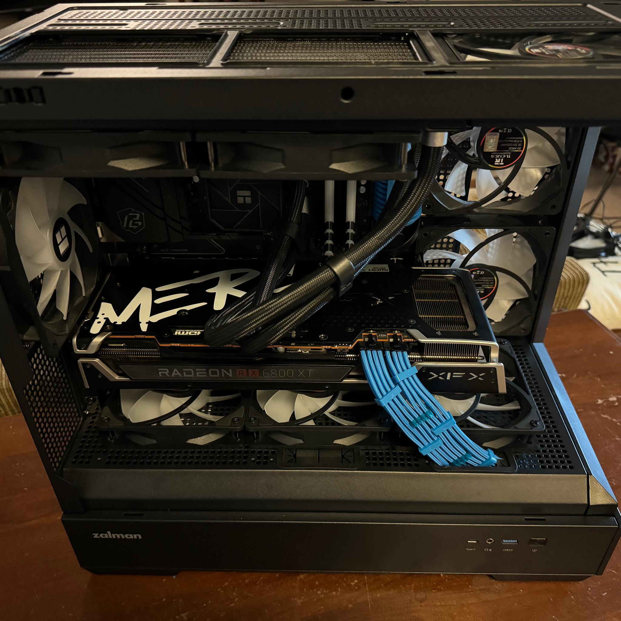 Ryzen 7 5800X3D (= i7-13700K) + RX 6800 XT (= RTX 3080) Gaming PC, 32 GB of RAM, 2 TB of storage