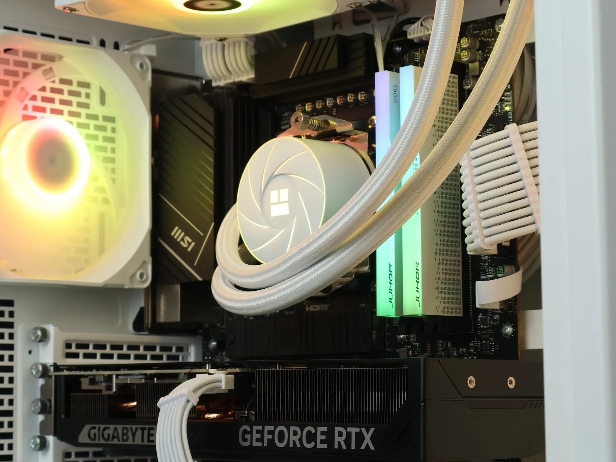 ⚪ Ryzen 7 7700X/RTX 5070 12GB Gaming/Streaming PC ⚪