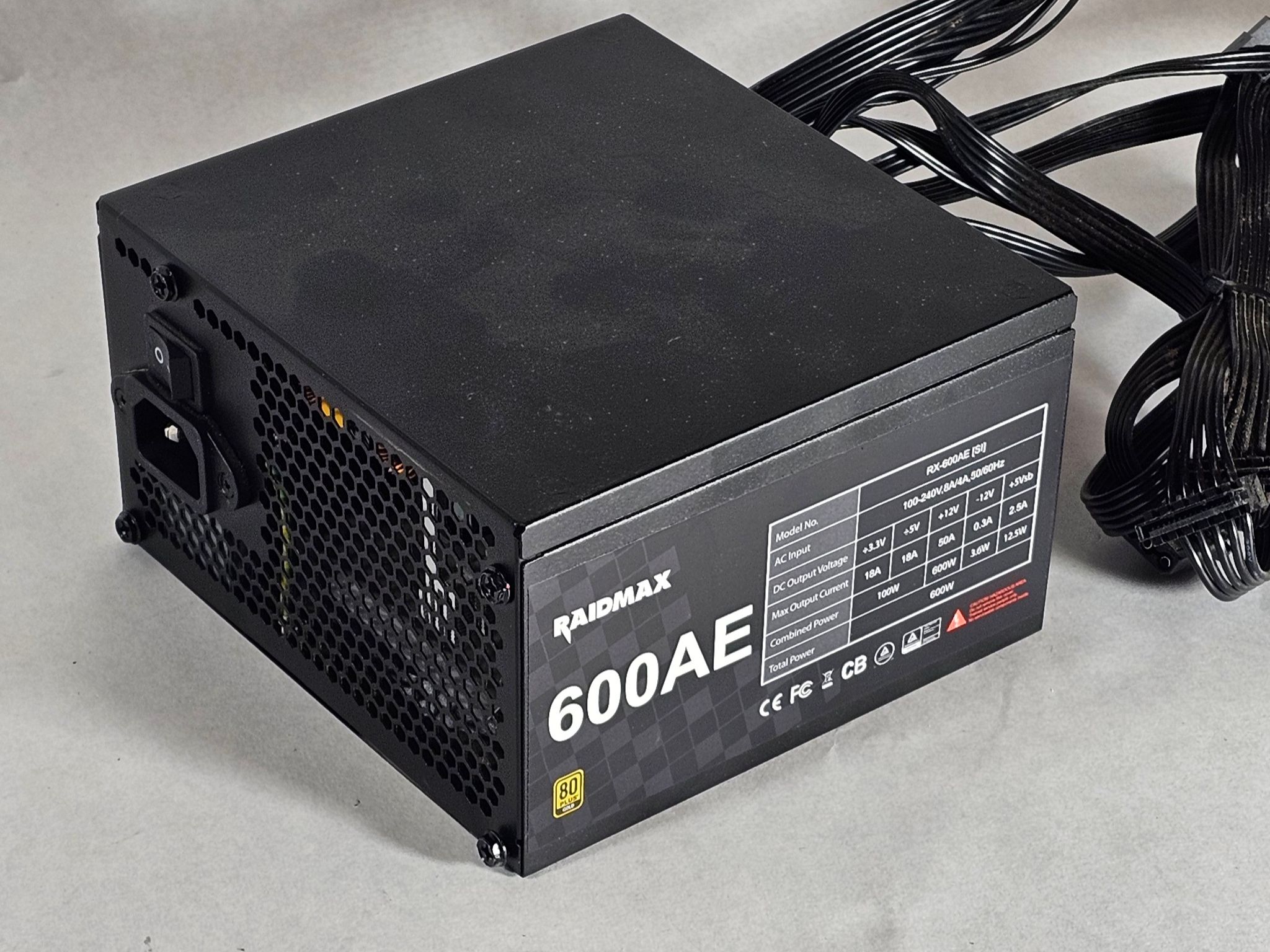600 Watt PSU Raidmax 600AE 600W Power Supply