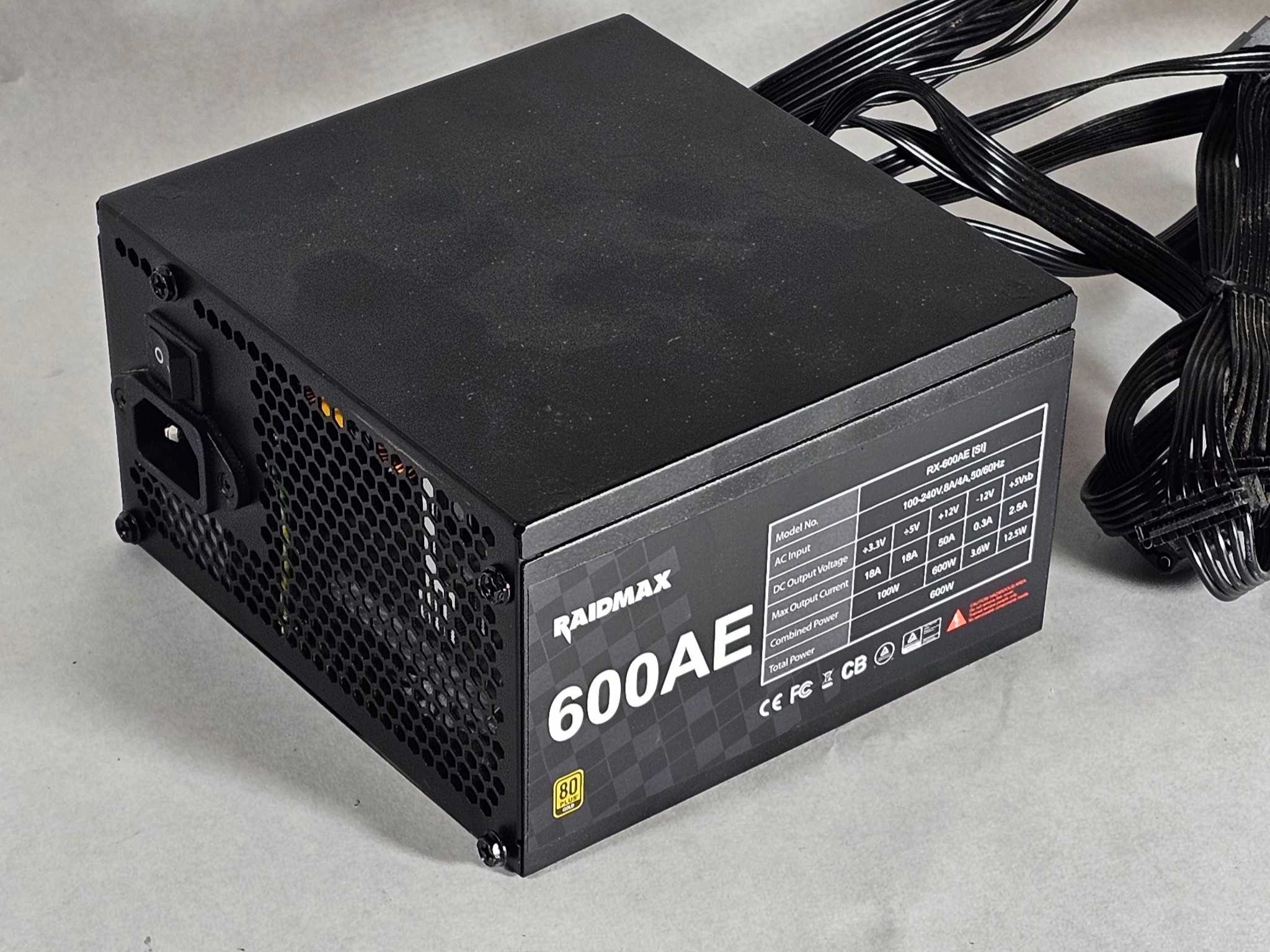 600 Watt PSU Raidmax 600AE 600W Power Supply