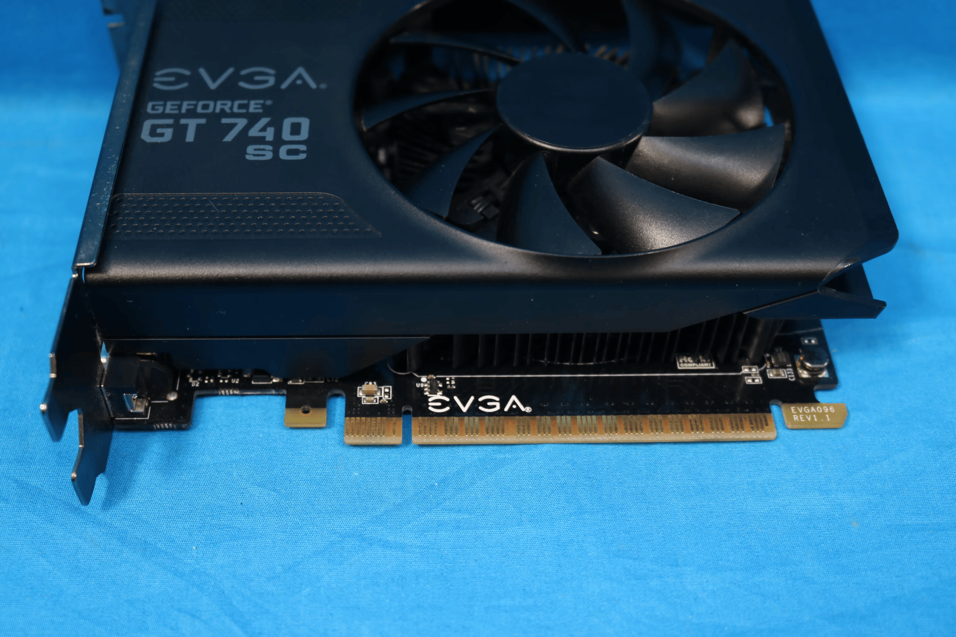 Dual Slot EVGA GeForce GT 740 SC 2GB GDDR5 Desktop GPU 02G-P4-3747-KR