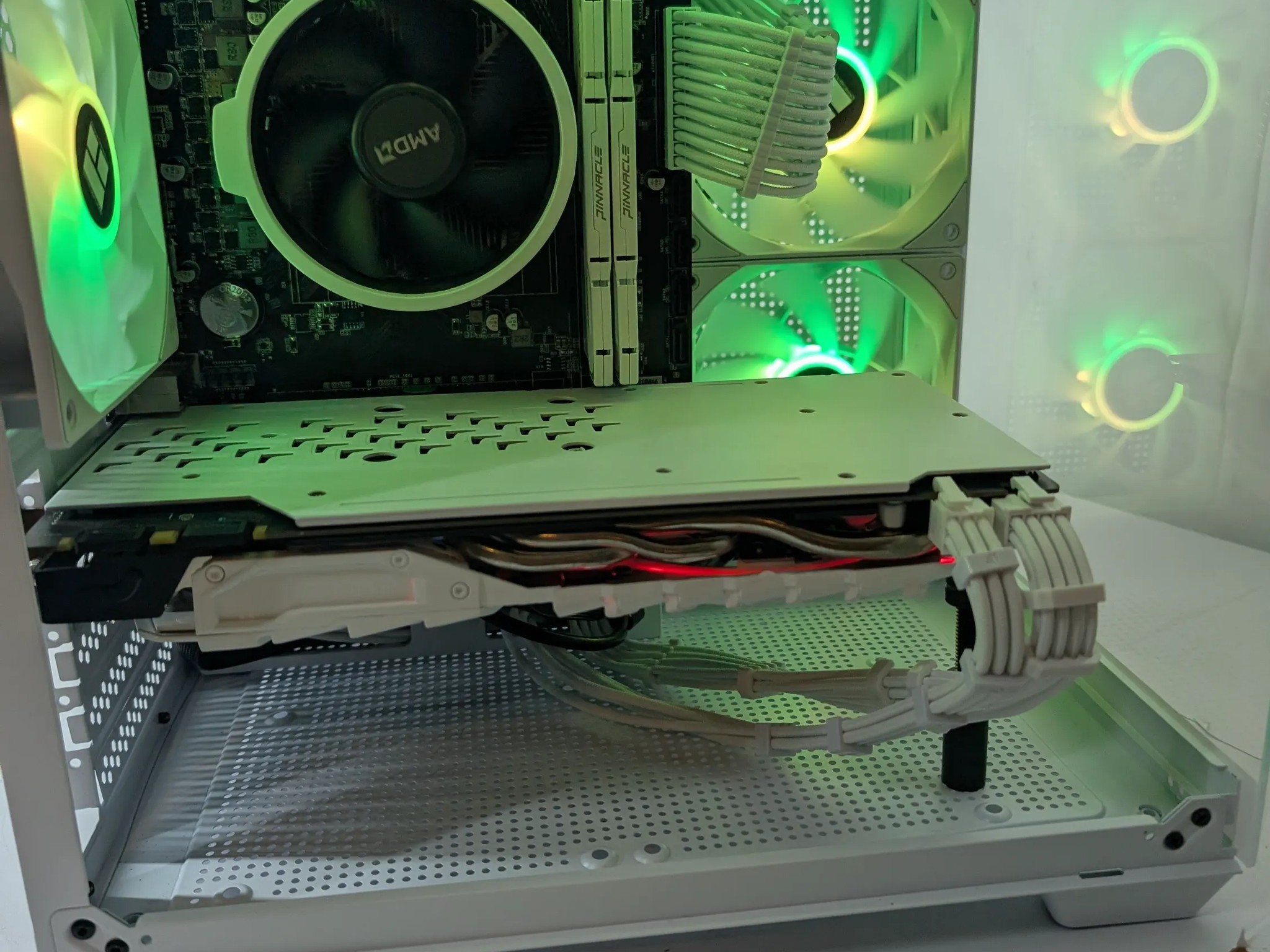 GTX 1070 | RYZEN 5 2600 |  16GB DDR4 | 500GB NVME SSD | Windows 11