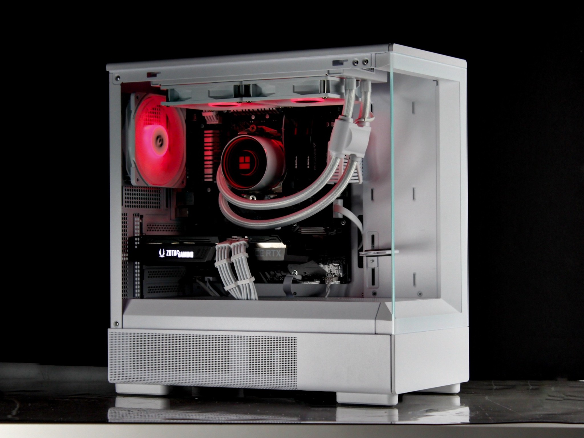 White Gaming PC – RTX 3070, Ryzen 7 3700X, 32GB, 1TB SSD - RGB, WiFi, BlueTooth