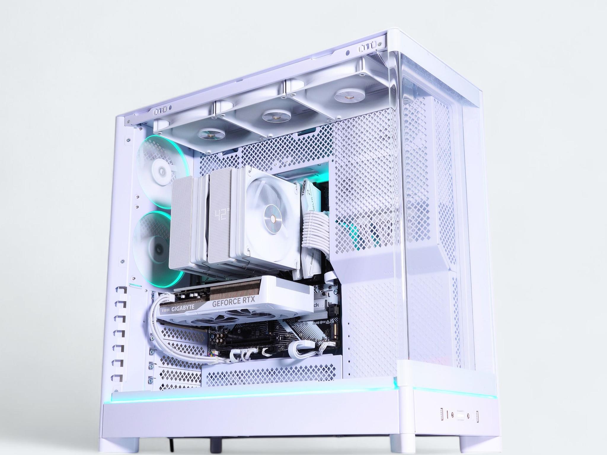 🌬️🥶Iceberg Gaming PC🧊Nvidia RTX 5060 Ti 16GB❄️AMD Ryzen 7 7700❄️32GB DDR5❄️ 1TB