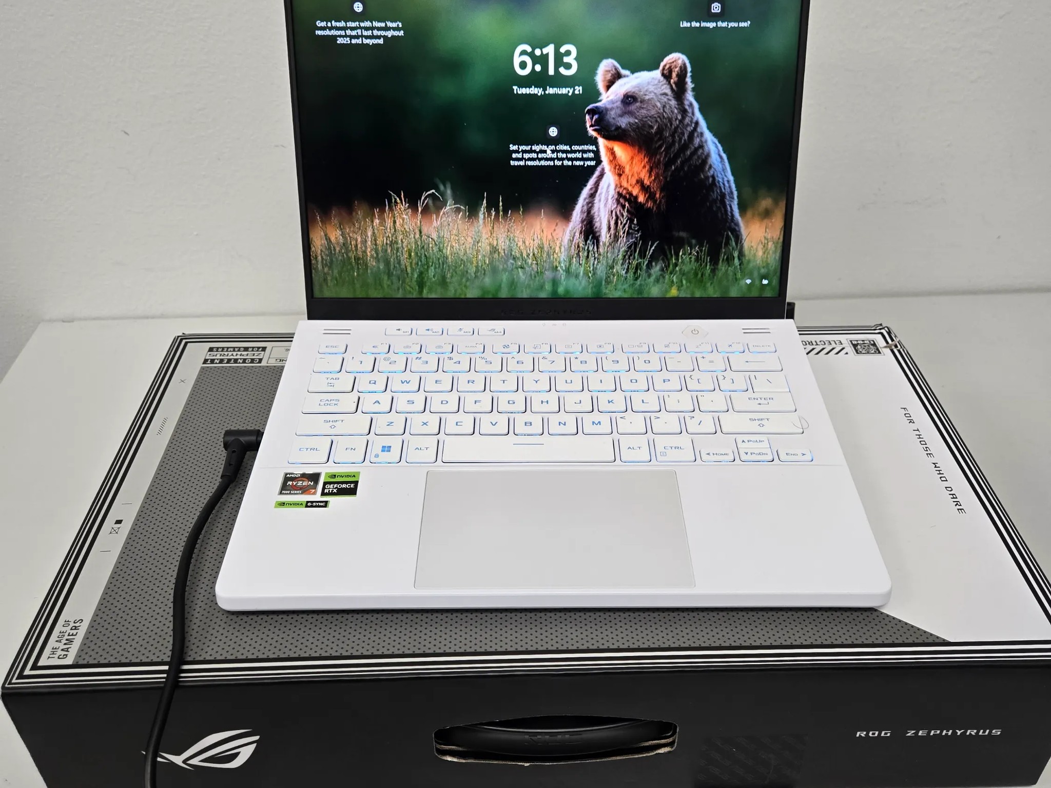 Asus ROG Zephyrus G14 (2023) - RTX 4050- Ryzen 7 7735HS - 32GB DDR5 - 1TB NVME