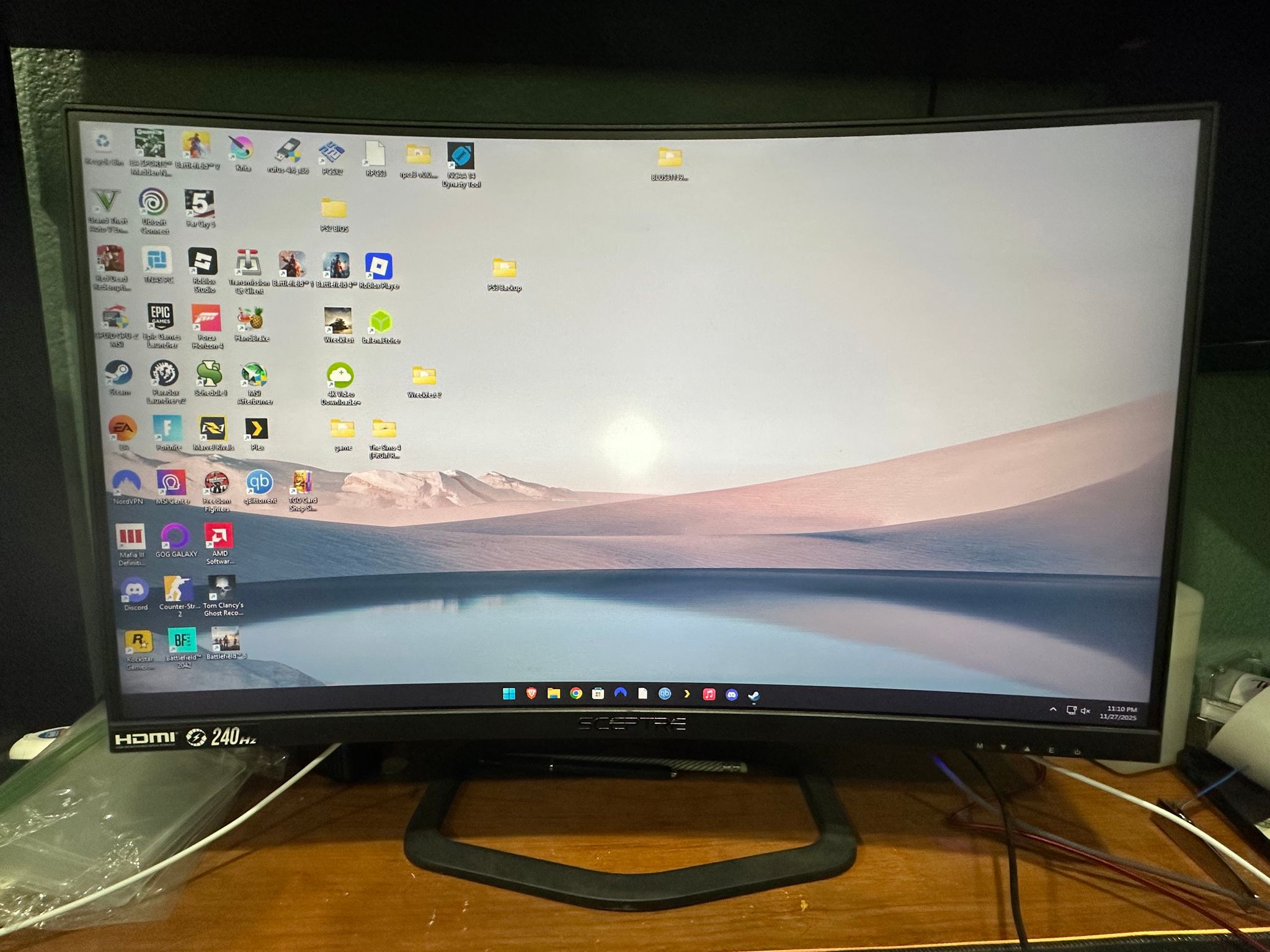 Sceptre Curved 27 in 240Hz 1080p Gaming Monitor (Black)