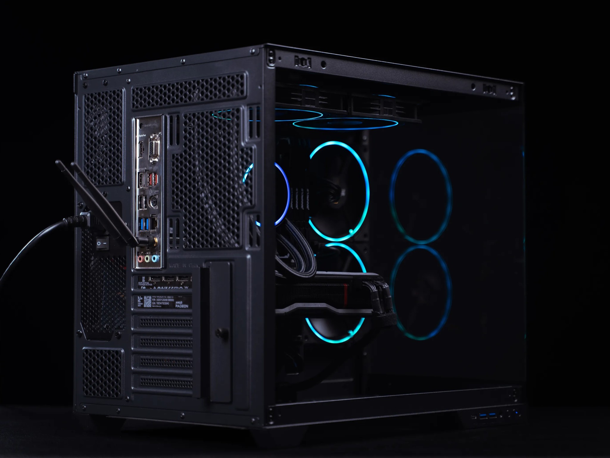 “Chrysochroa 2f” RX 7800 XT Ryzen 7 32GB Windows 11 2TB Gaming PC Powerhouse